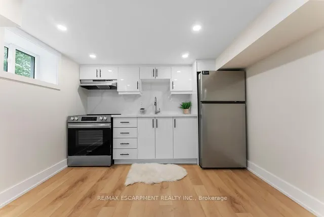 Additional property image - 272 East 15th St