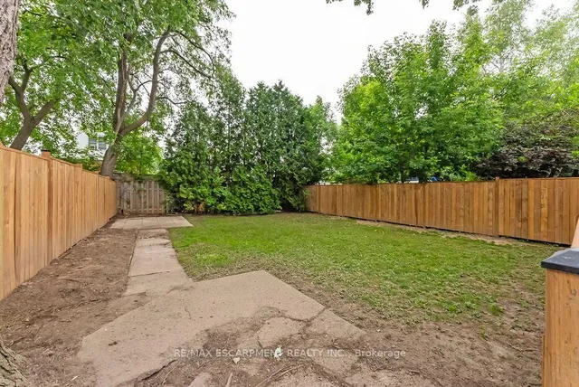 Additional property image - 272 East 15th St