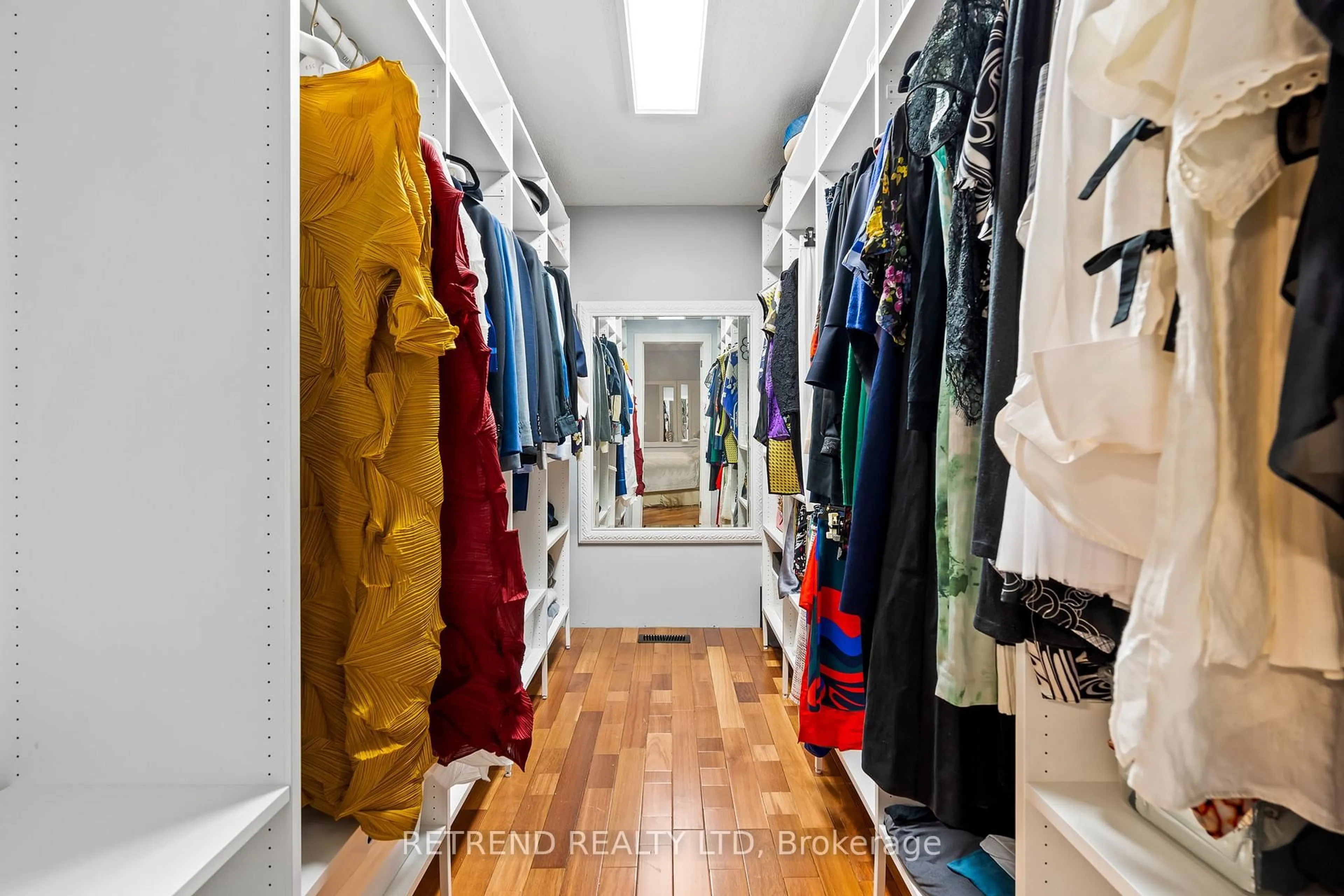 Storage room or clothes room or walk-in closet for 487 Ridge Rd, Grimsby Ontario L3M 0K5
