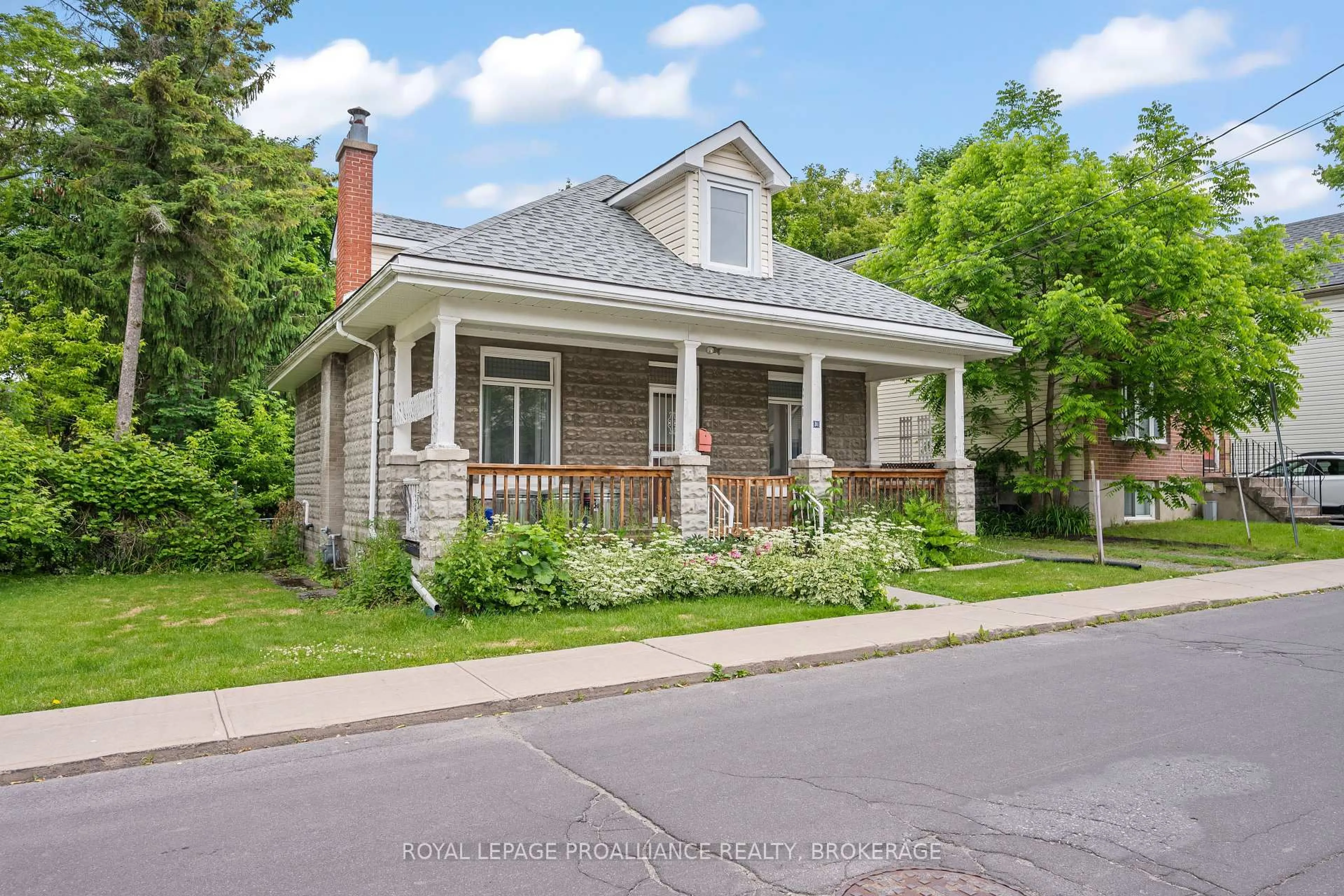 Home with brick exterior material, street for 31 Hamilton St, Kingston Ontario K7K 1P1