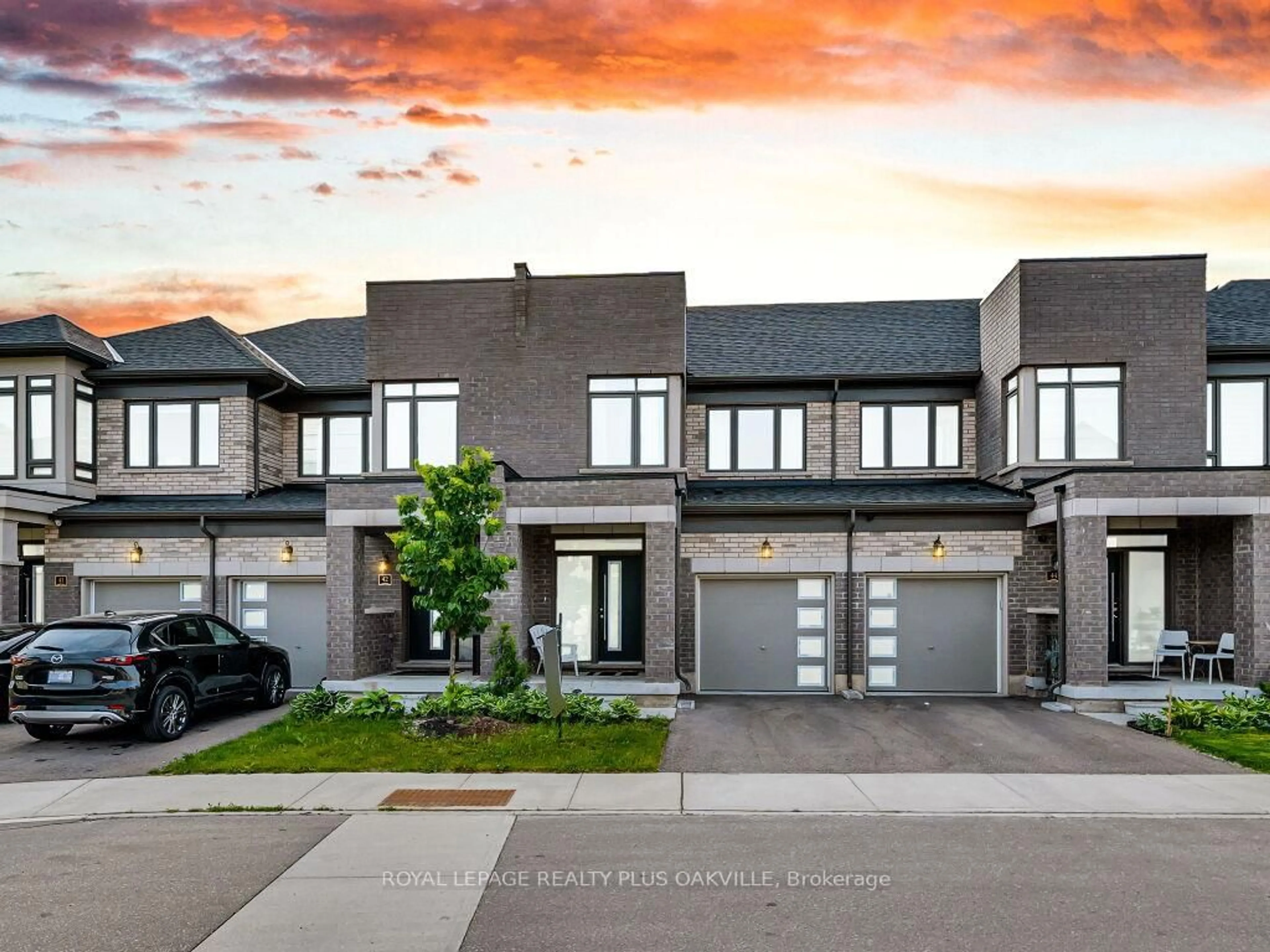 Unknown for 166 Deerpath Dr #43, Guelph Ontario N1K 0E2