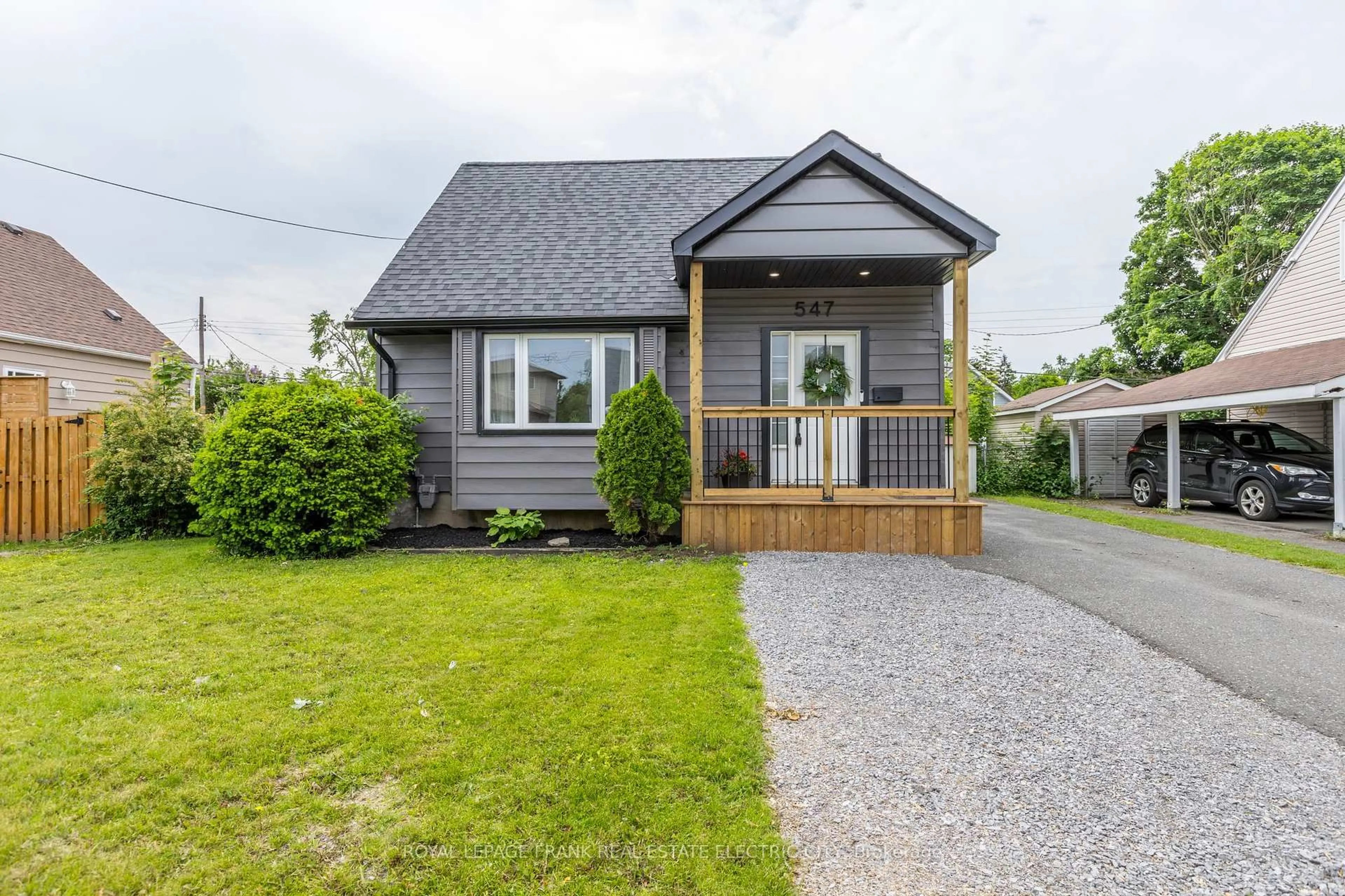 Home with vinyl exterior material, street for 547 Rose Ave, Peterborough South Ontario K9J 4E6