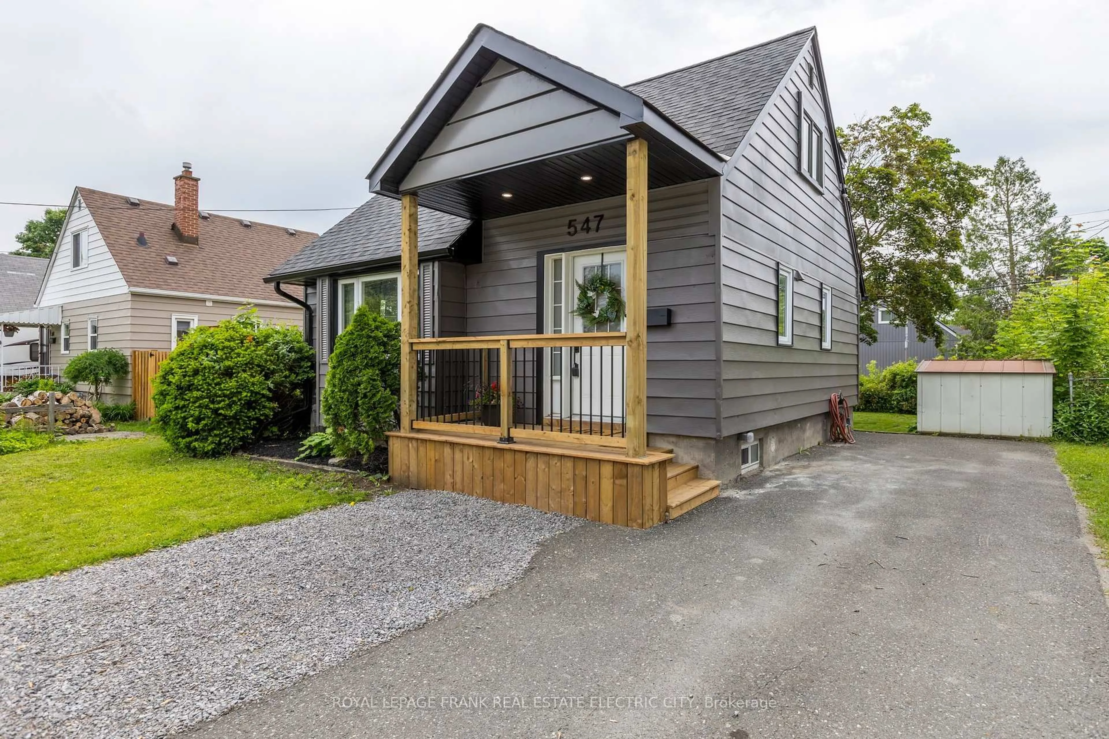 Home with vinyl exterior material, street for 547 Rose Ave, Peterborough South Ontario K9J 4E6