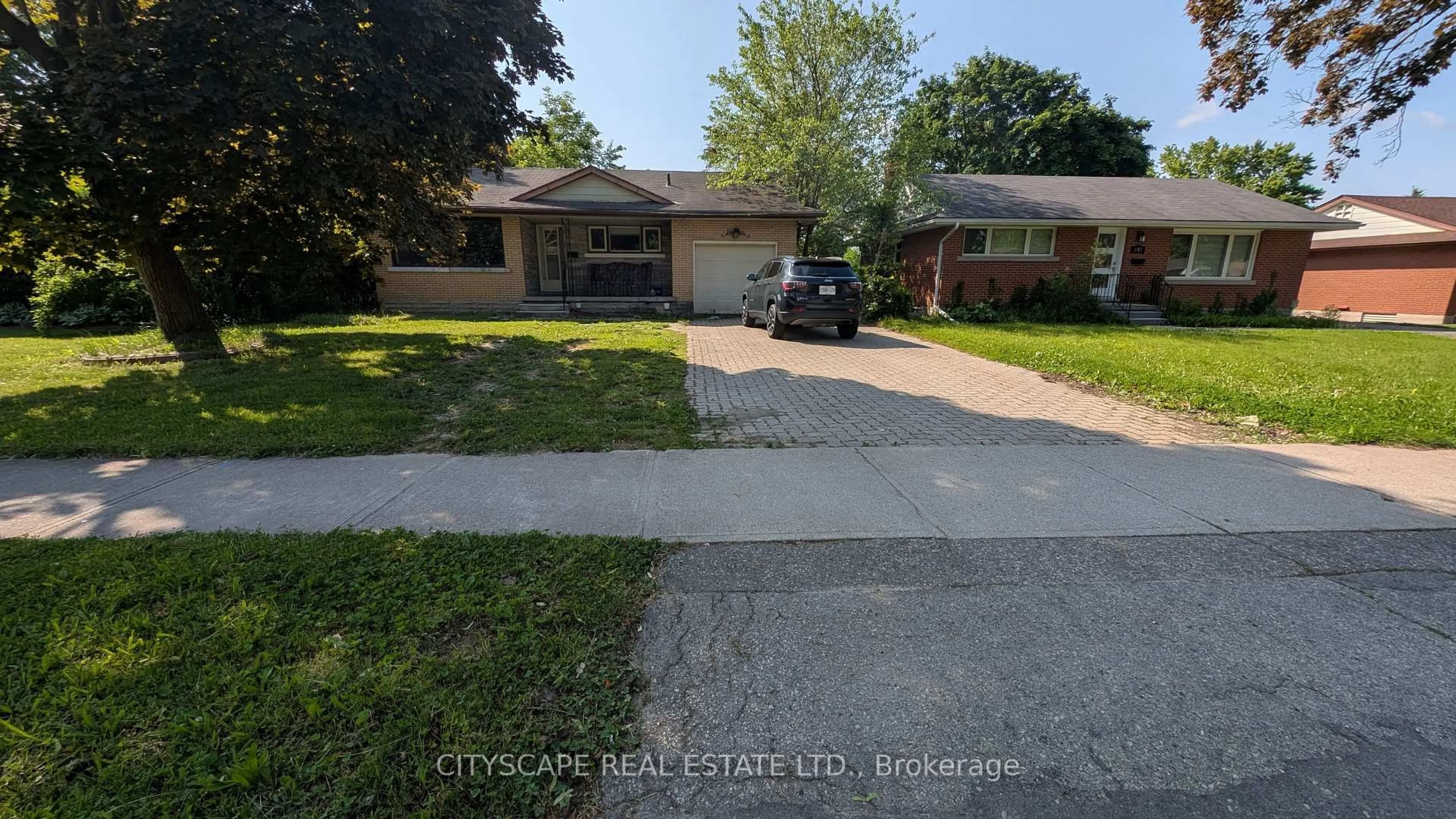 A pic from outside/outdoor area/front of a property/back of a property/a pic from drone, street for 109 Noecker St, Waterloo Ontario N2J 2R7