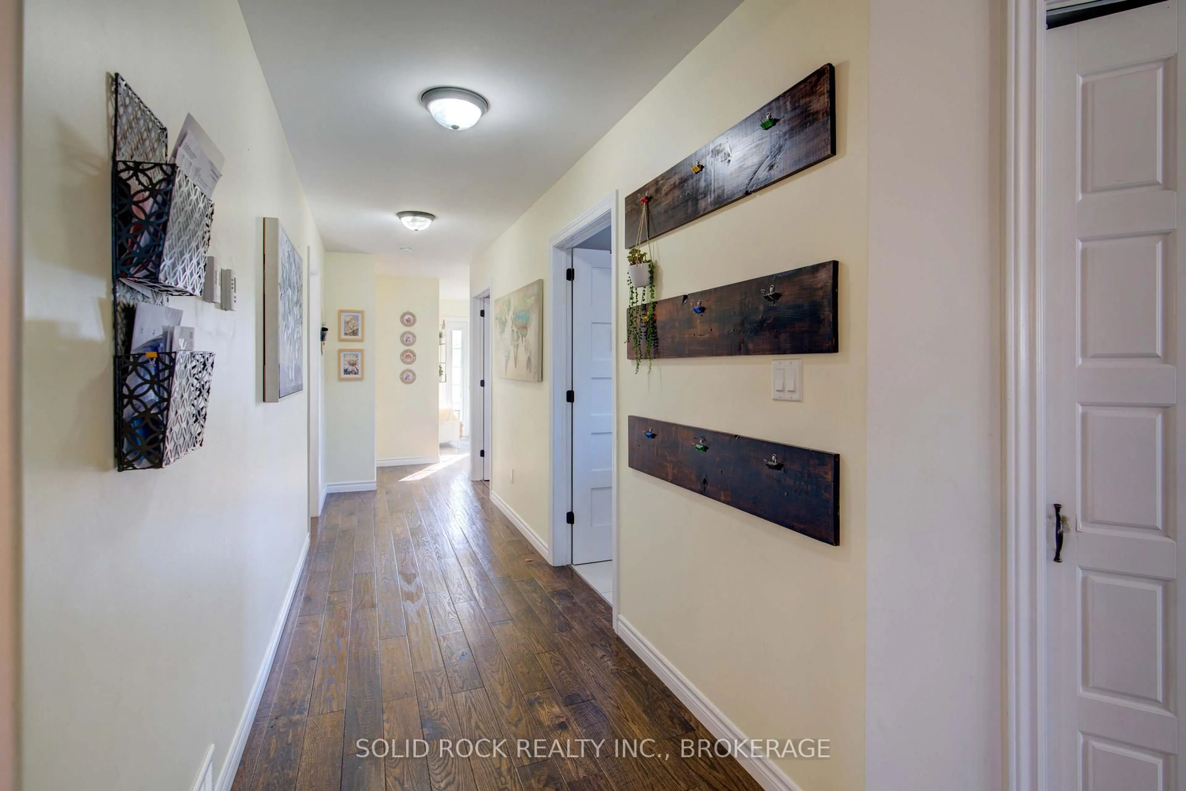 Indoor entryway for 4293 County 6 Rd, Yarker Ontario K0K 3N0