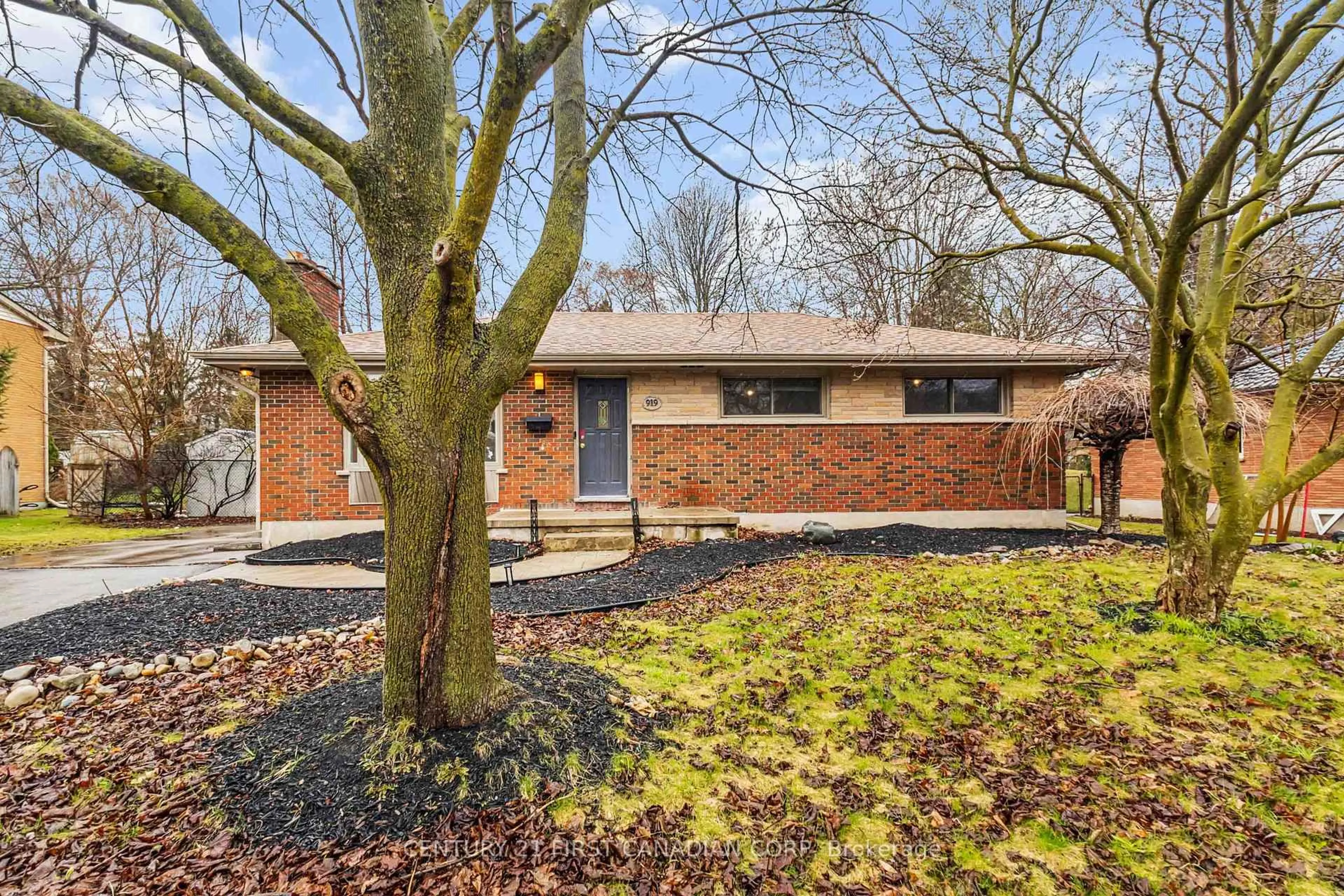 Home with brick exterior material, street for 919 Quinton Rd, London North Ontario N6H 3A8