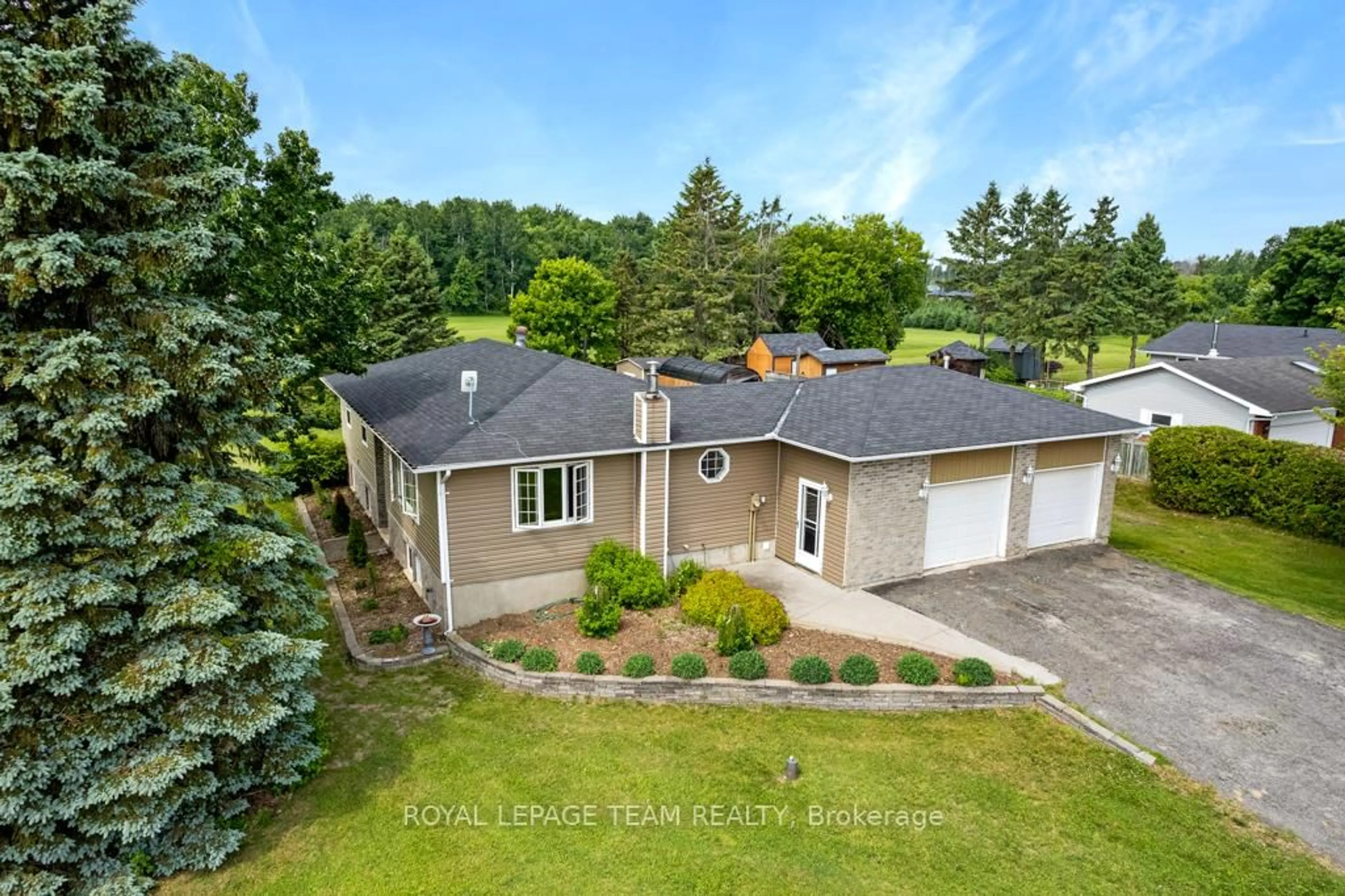 A pic from outside/outdoor area/front of a property/back of a property/a pic from drone, unknown for 2244 Simms St, North Dundas Ontario K0E 1S0