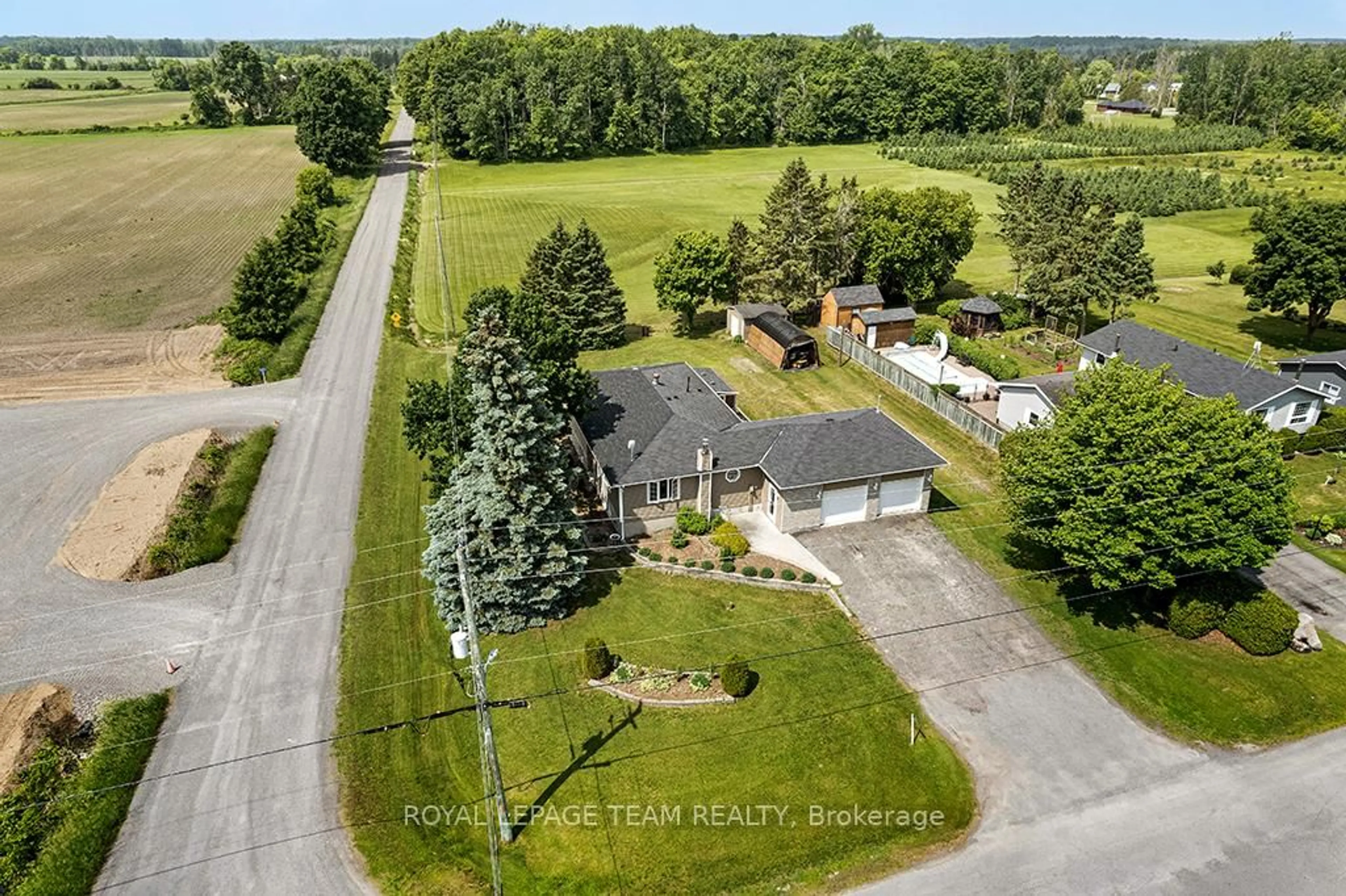 A pic from outside/outdoor area/front of a property/back of a property/a pic from drone, street for 2244 Simms St, North Dundas Ontario K0E 1S0