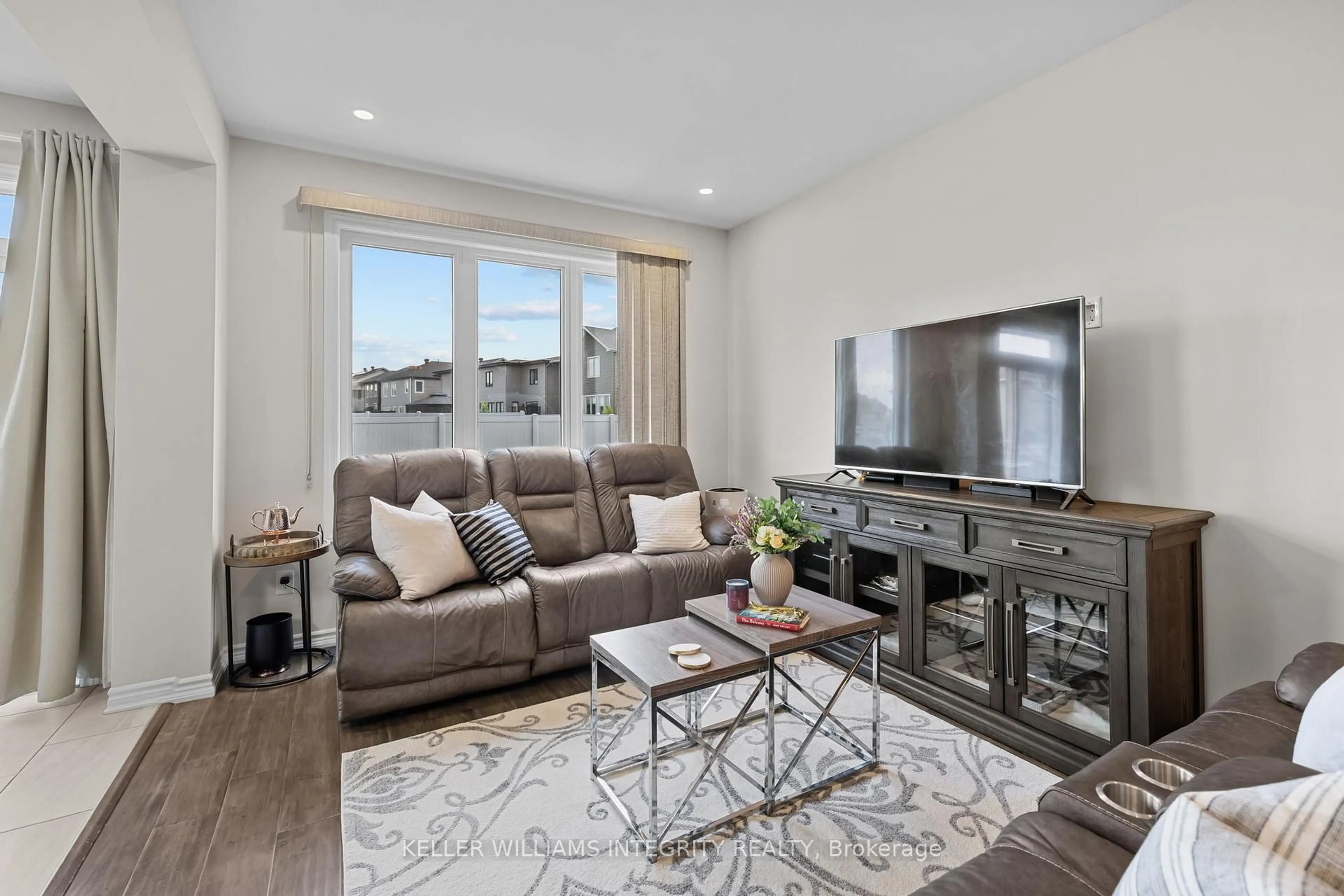 Living room with furniture, unknown for 568 Cope Dr, Ottawa Ontario K2V 0N8