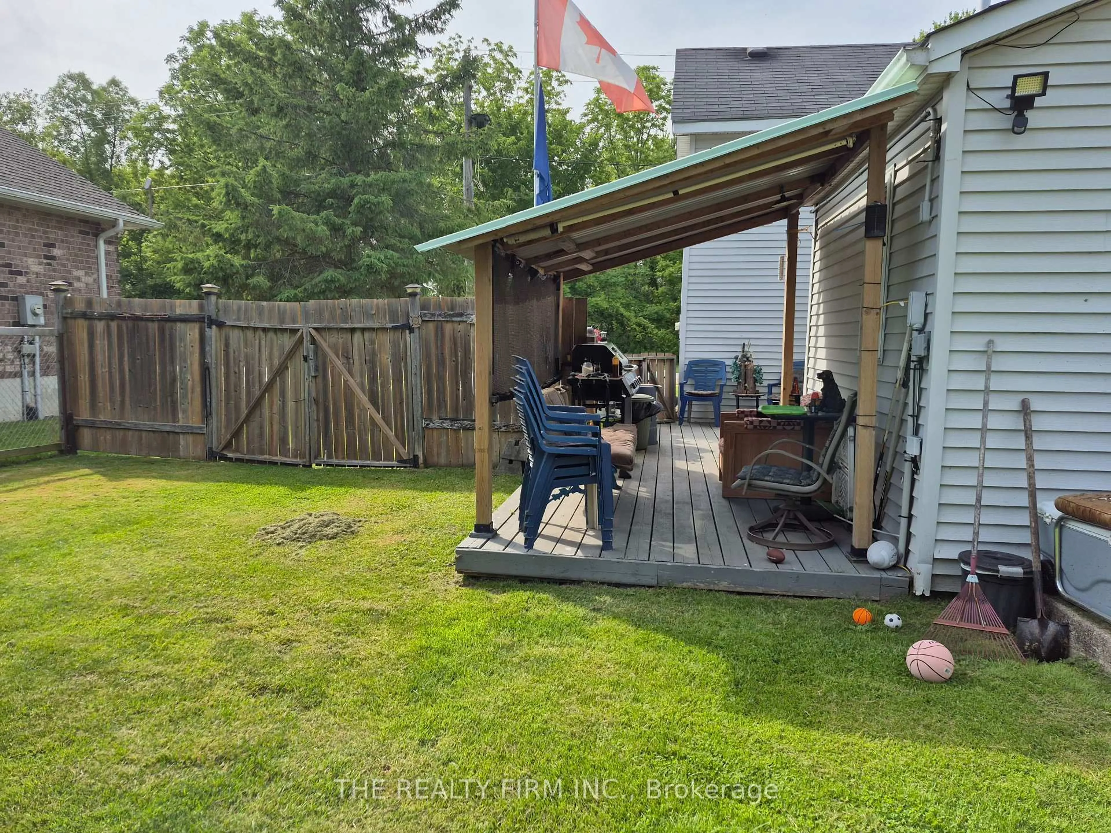 Patio, street for 190 Munroe St, West Elgin Ontario N0L 2P0