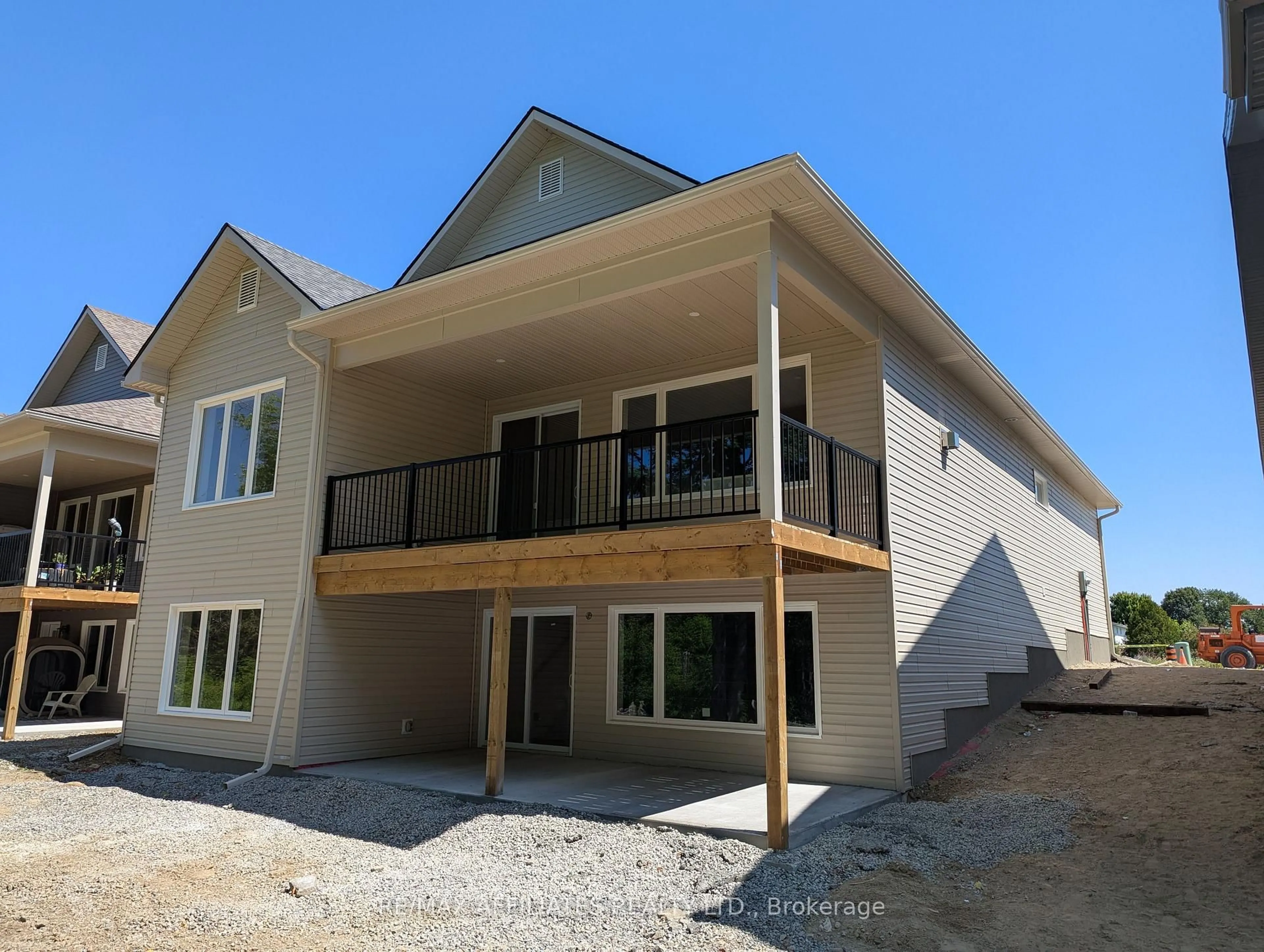 Home with vinyl exterior material, building for 97 RABB St, Smiths Falls Ontario K7A 0L6