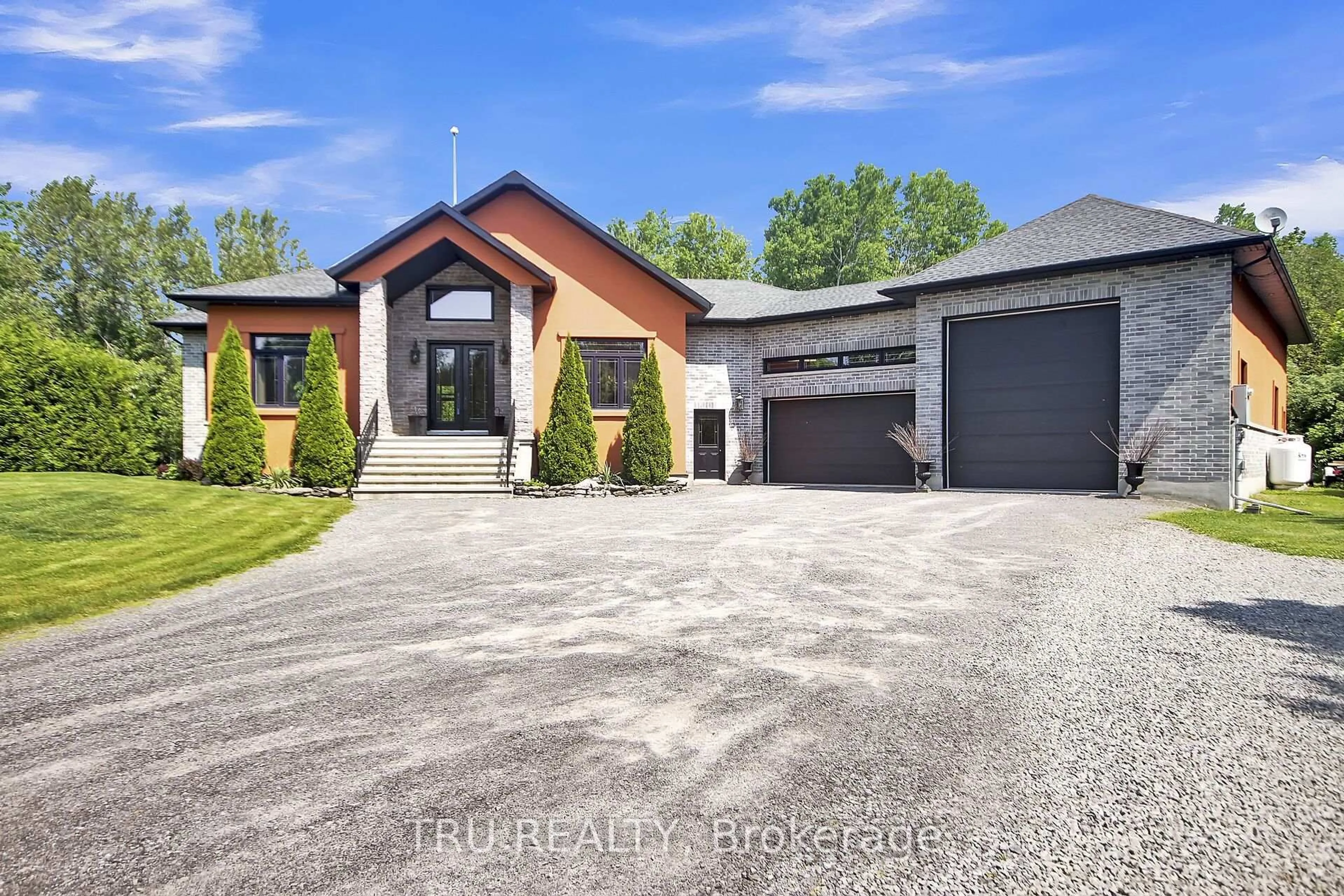 Home with brick exterior material, street for 7909 Parkway Rd, Metcalfe Ontario K0A 2P0