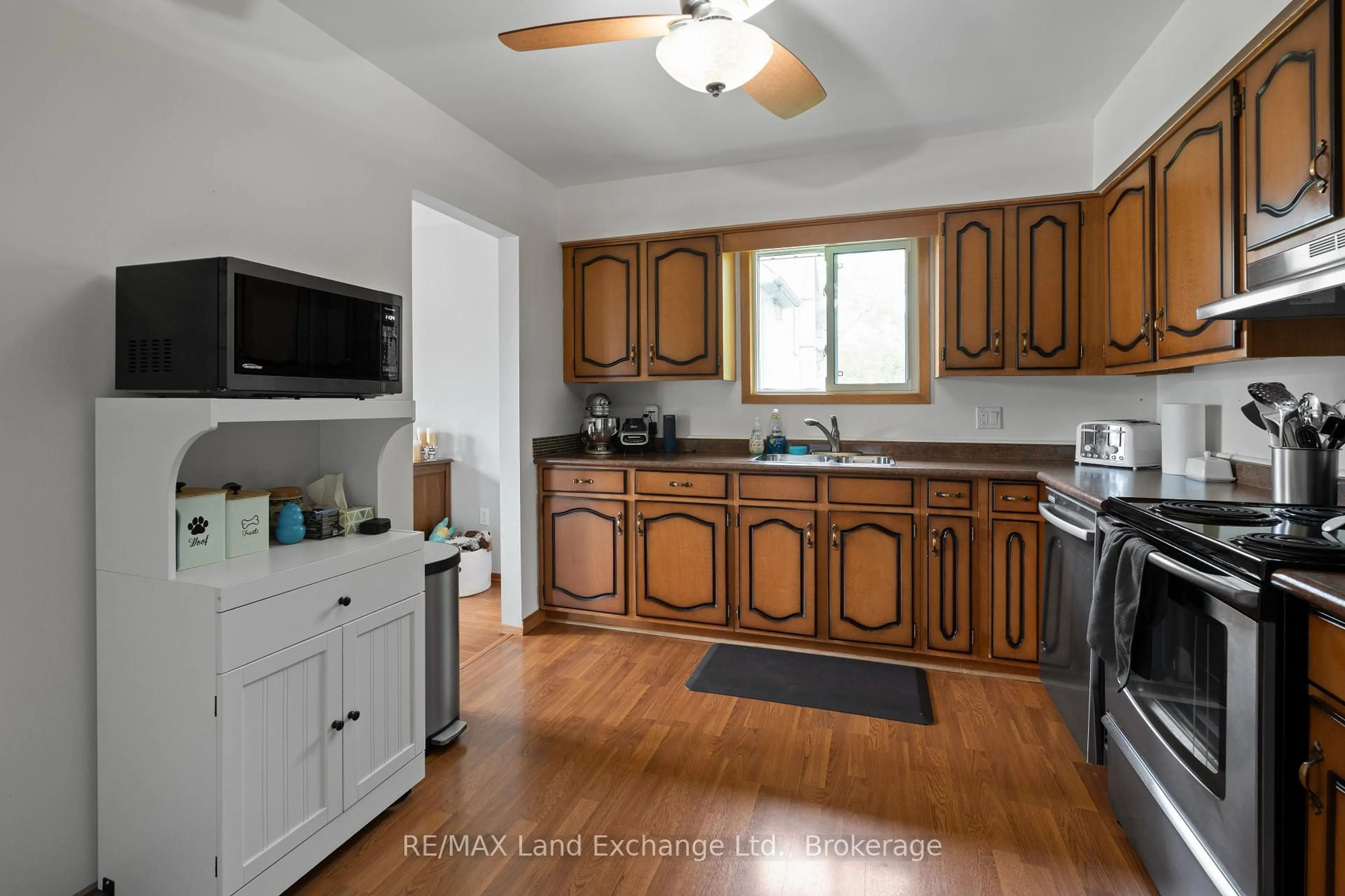 Standard kitchen, unknown for 970 William St, Kincardine Ontario N2Z 2H1