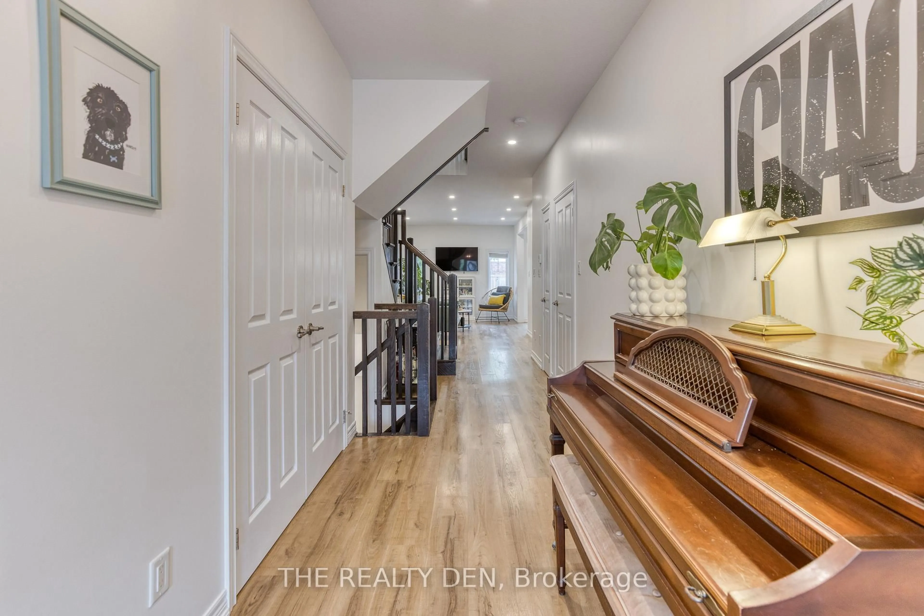 Indoor entryway for 64 Condor St, Kitchener Ontario N2K 0B2