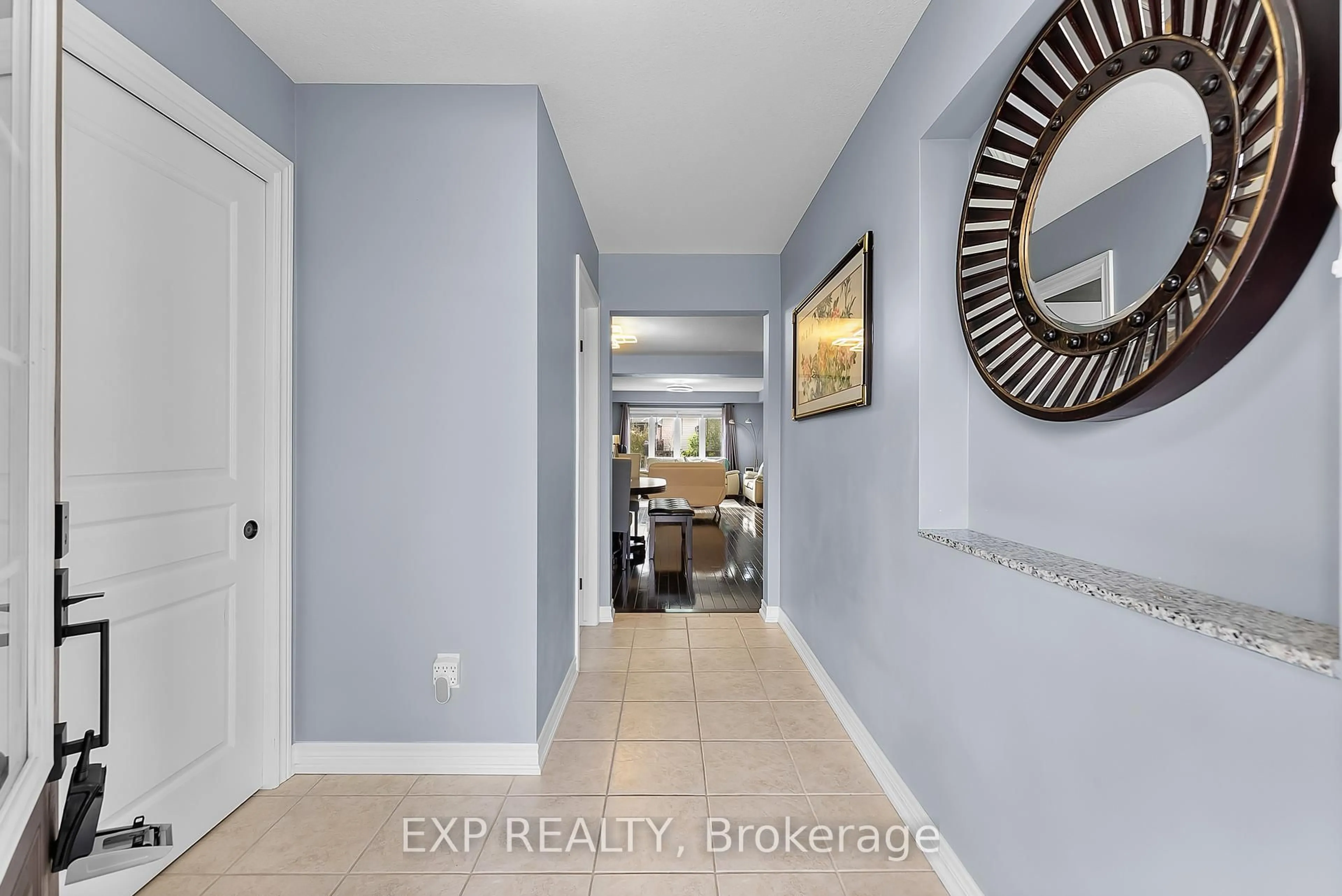 Indoor entryway for 5743 Jake Cres, Niagara Falls Ontario L2H 0G3