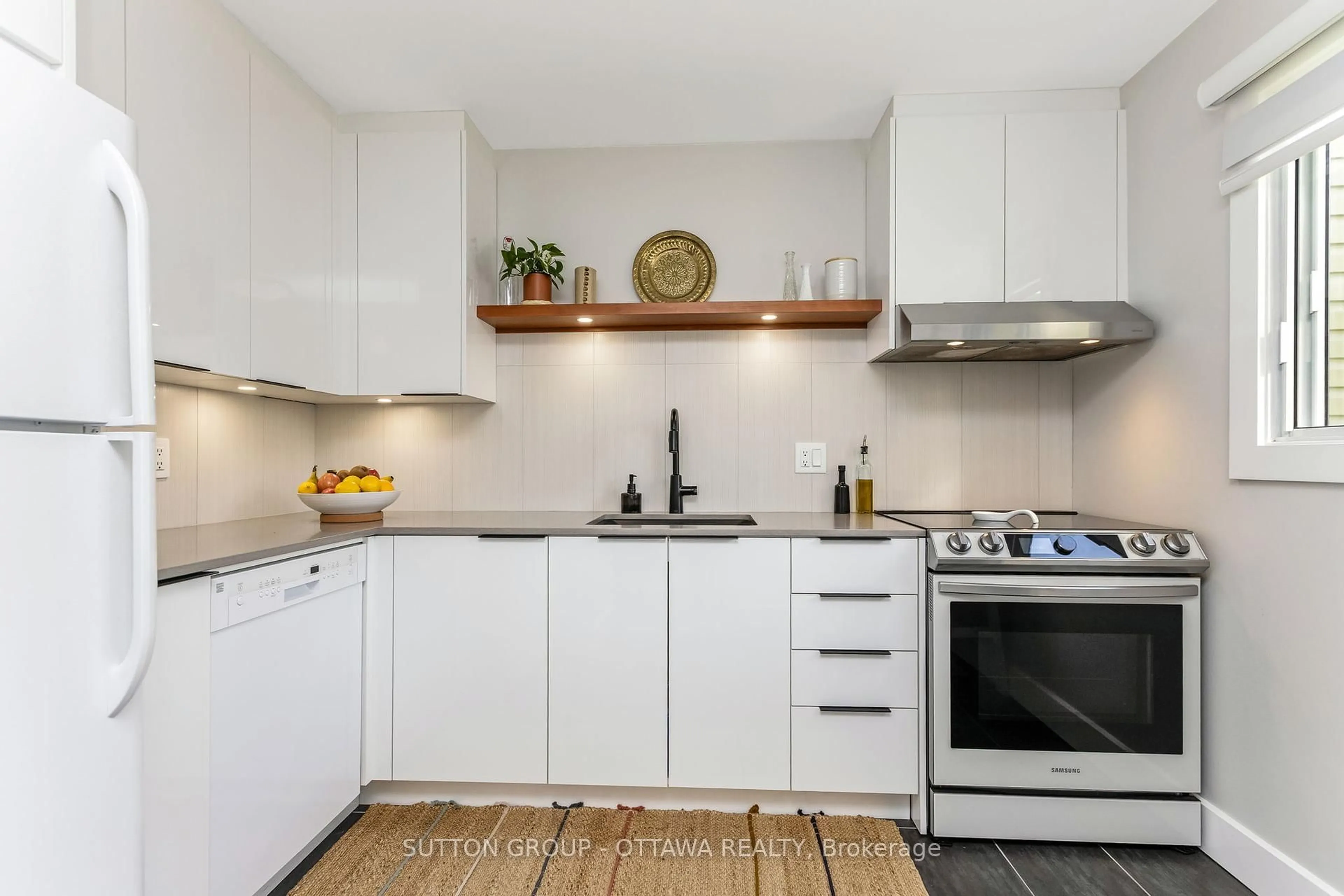 Standard kitchen, unknown for 237 Teal Cres, Orleans Ontario K1E 2C3