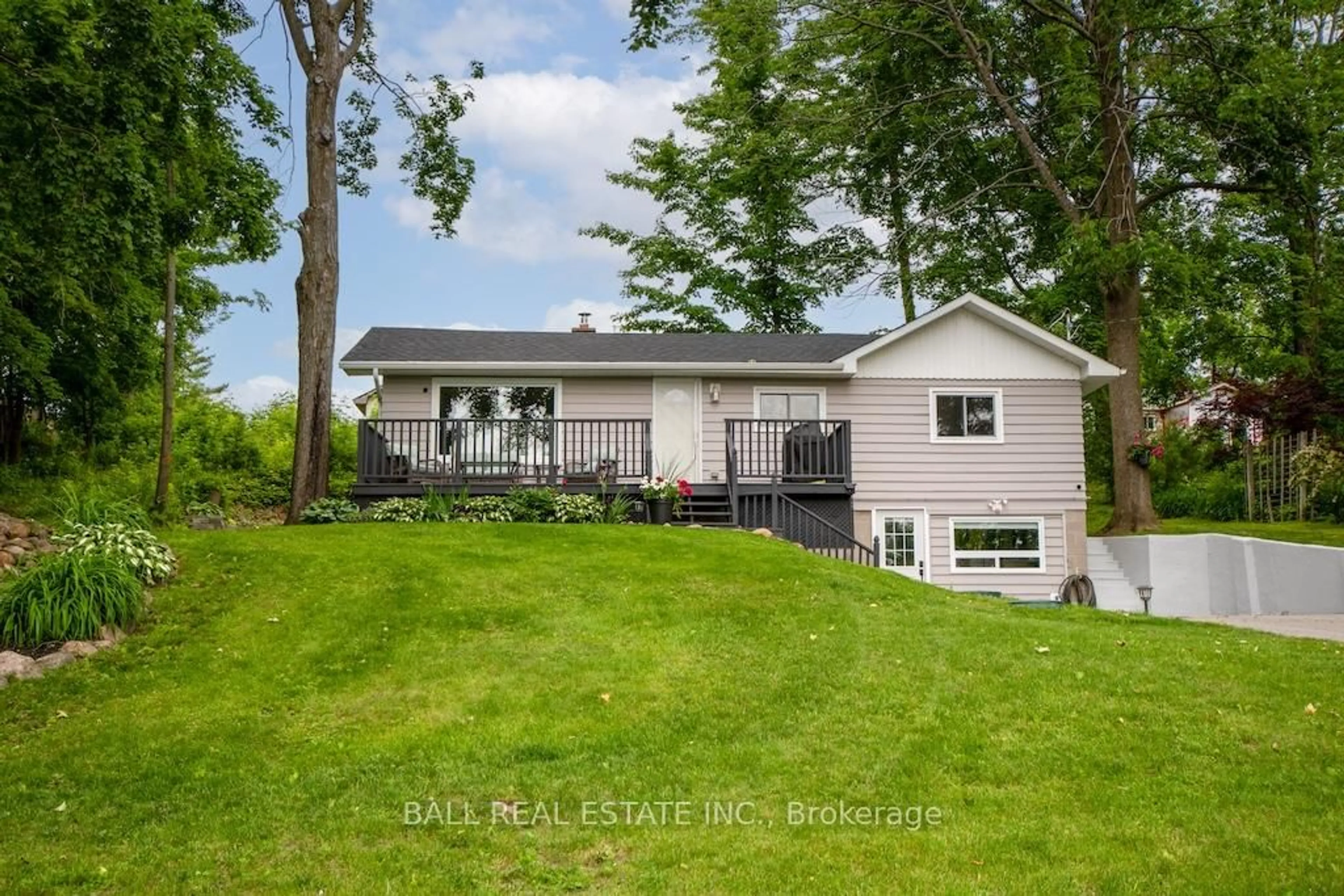 Home with vinyl exterior material, water/lake/river/ocean view for 163 Maryland Dr, Selwyn Ontario K9J 6X3