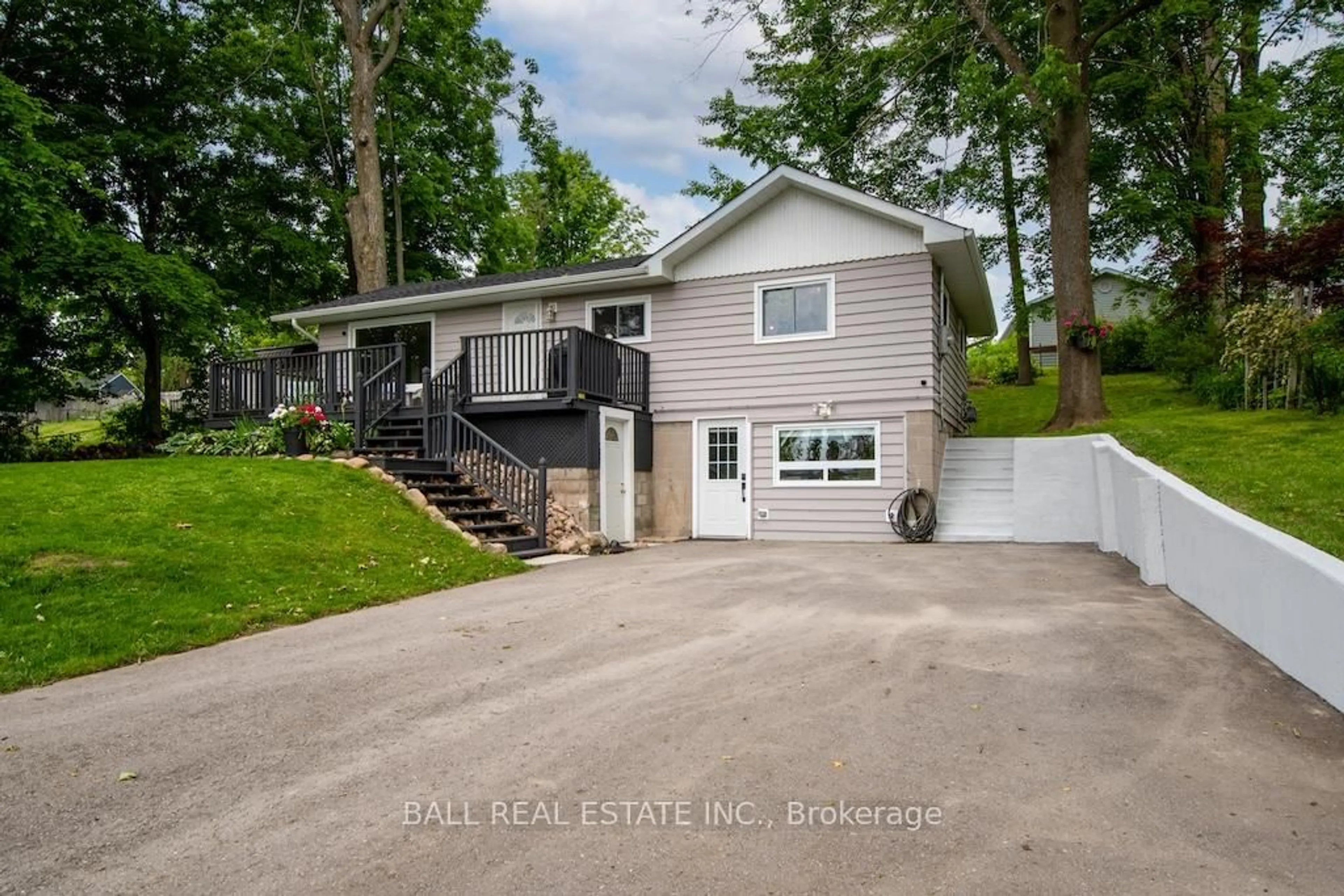 Home with vinyl exterior material, street for 163 Maryland Dr, Selwyn Ontario K9J 6X3