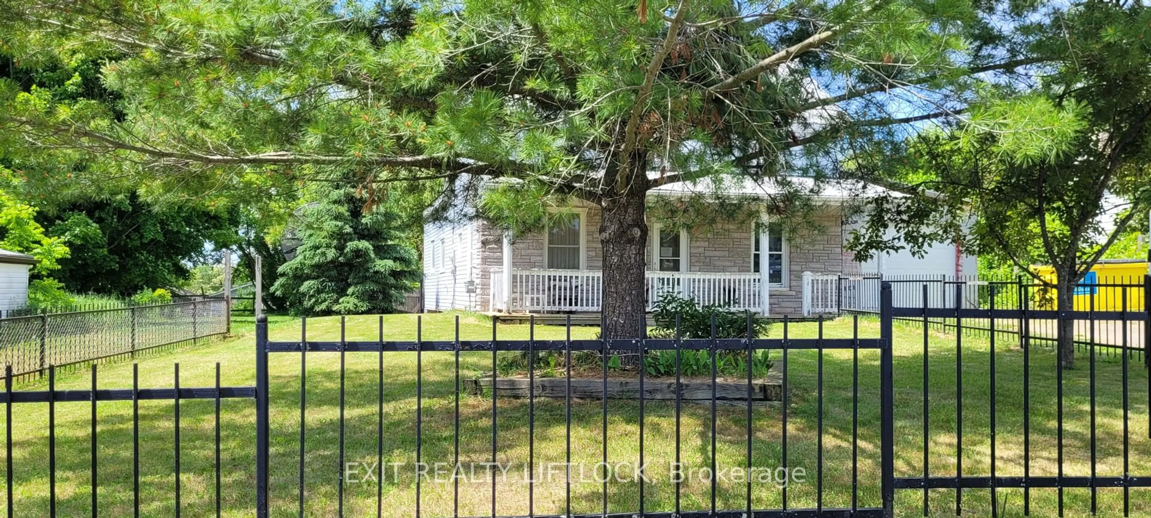 Unknown for 33 Hayes St, Limoges Ontario K0K 2M0