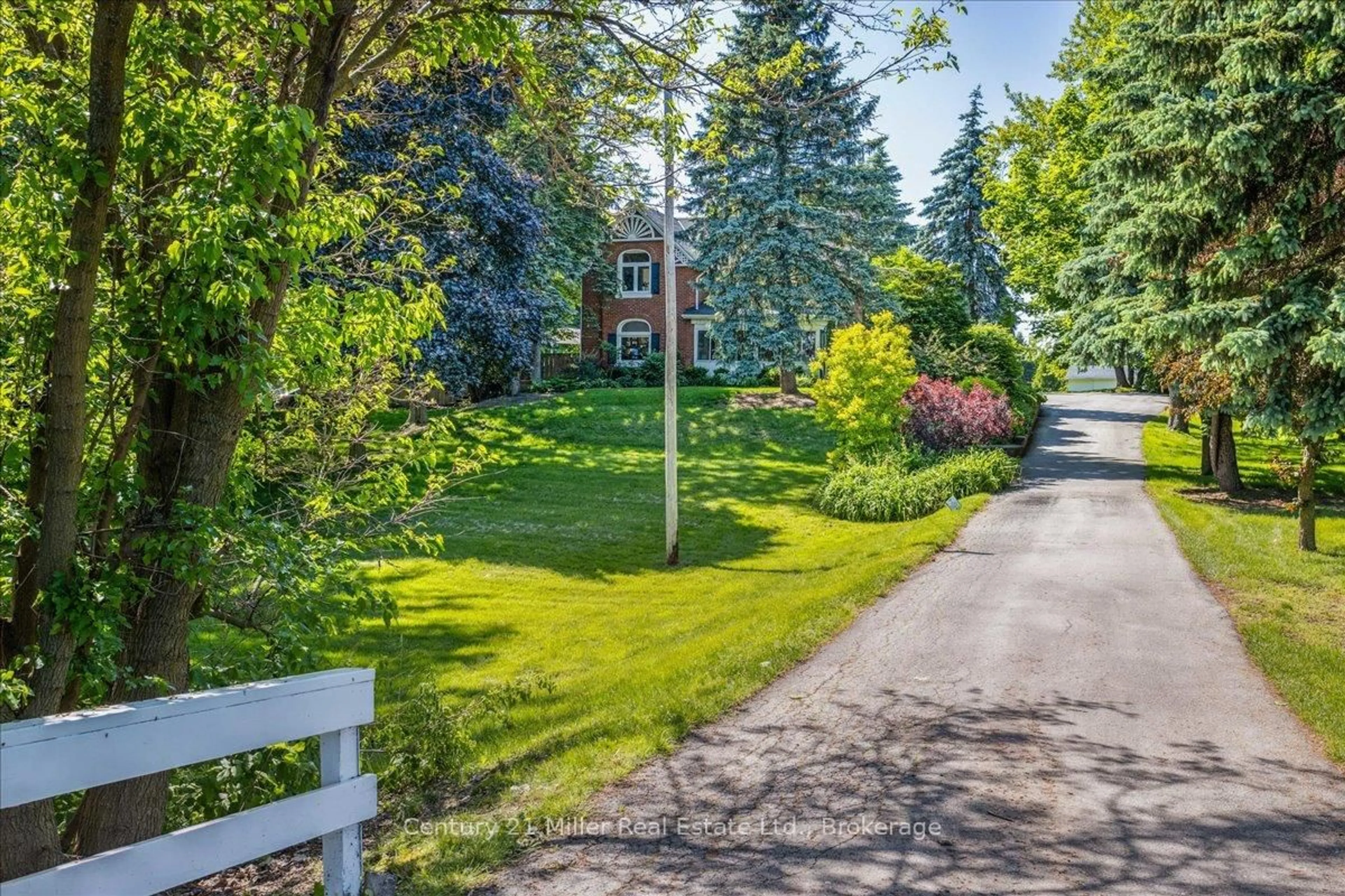 Unknown for 585 Dundas St, Hamilton Ontario L8B 0G7