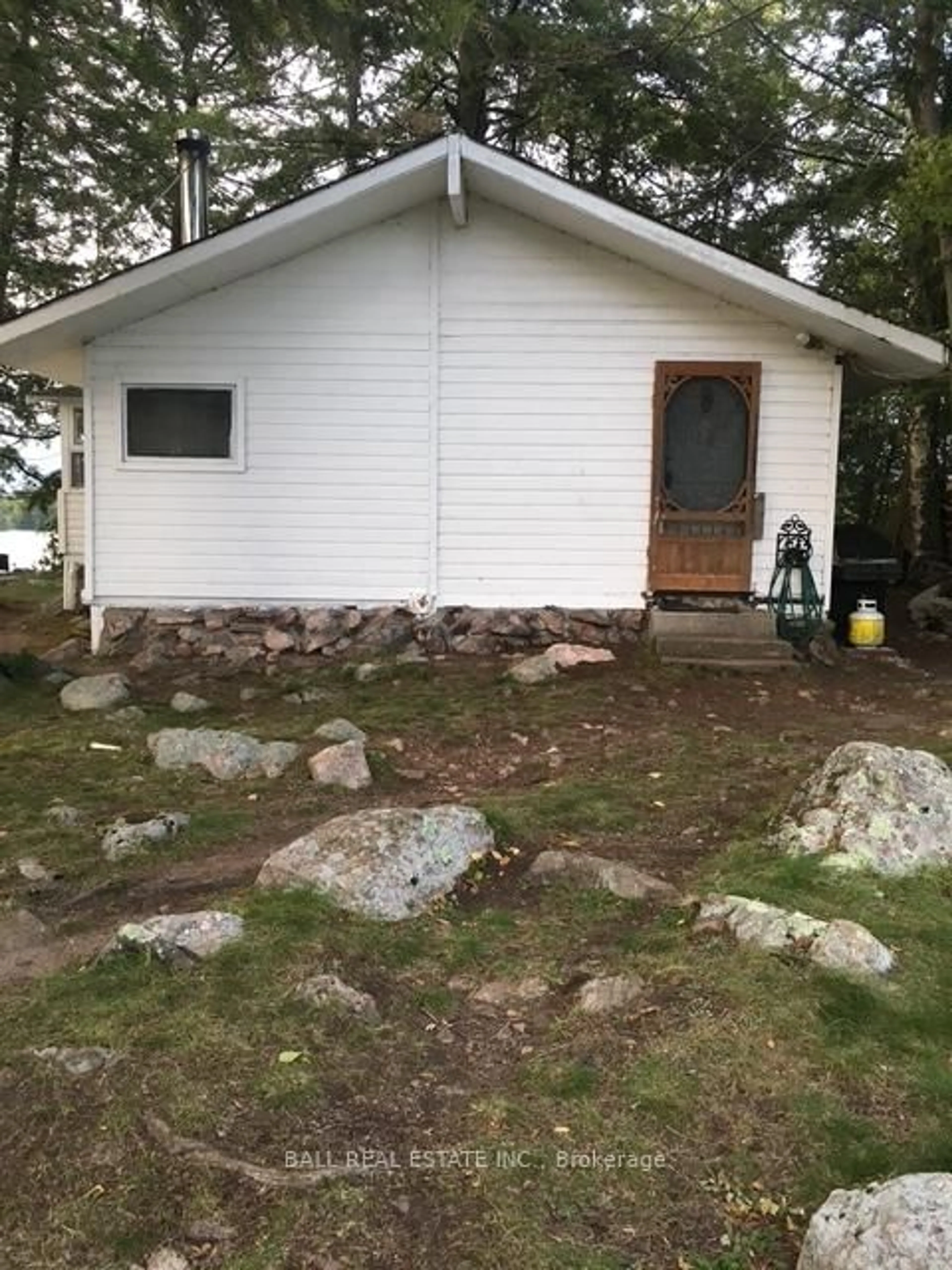 Shed for 9 Island 4, Selwyn Ontario K0L 2H0
