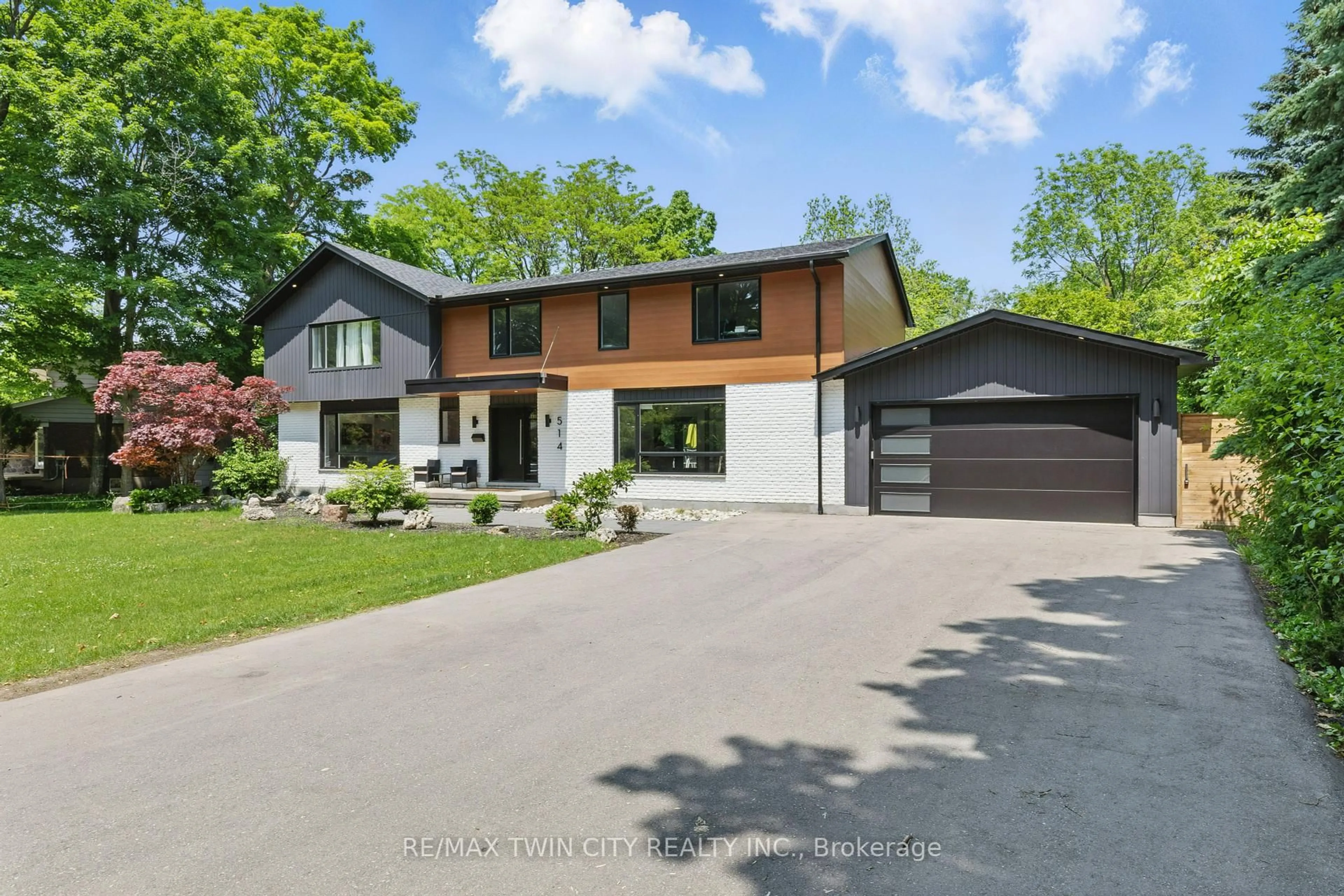Home with brick exterior material, street for 514 Oxbow Rd, Waterloo Ontario N2K 1Y6