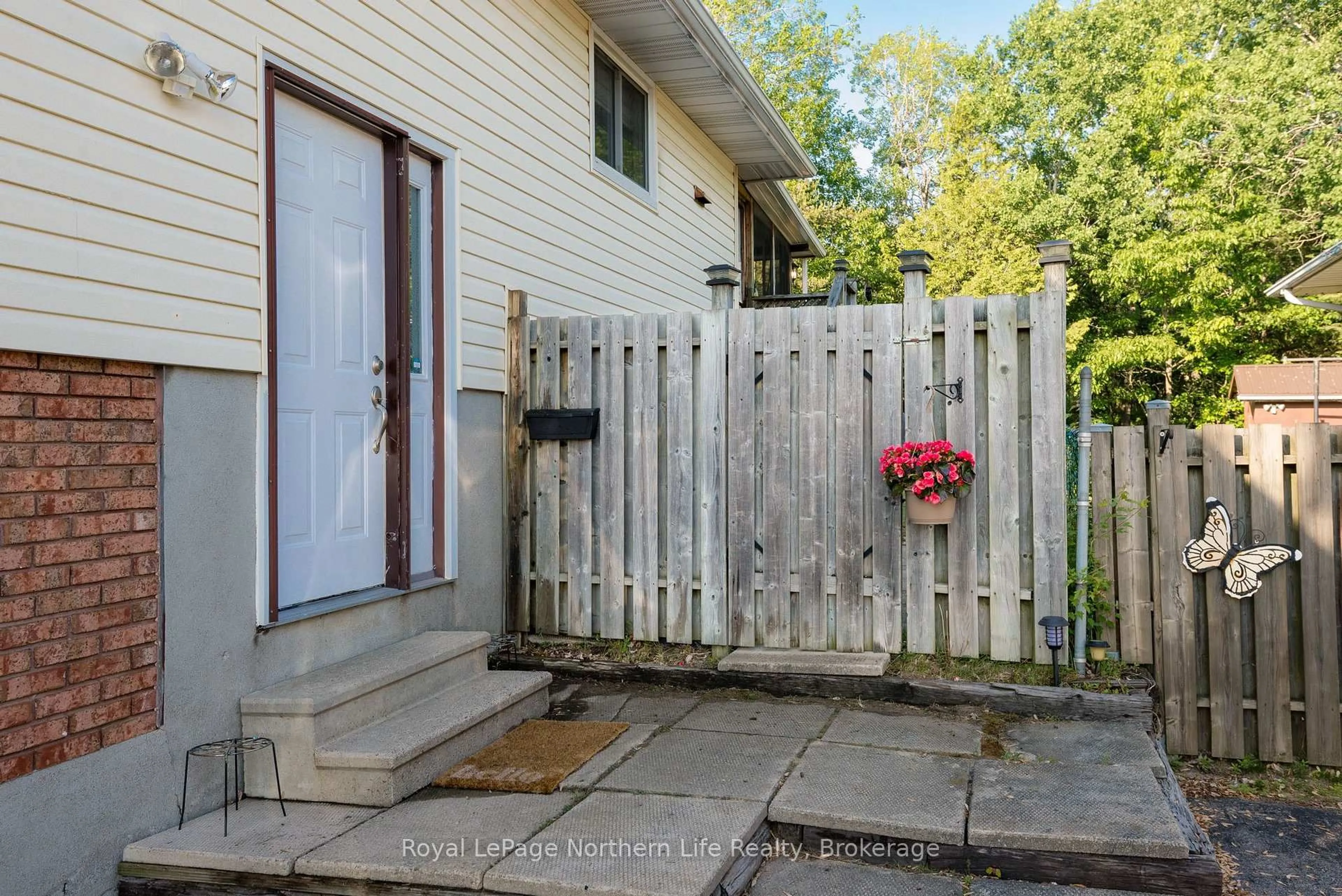 Patio, street for 10 Massey Dr, North Bay Ontario P1A 3Y4