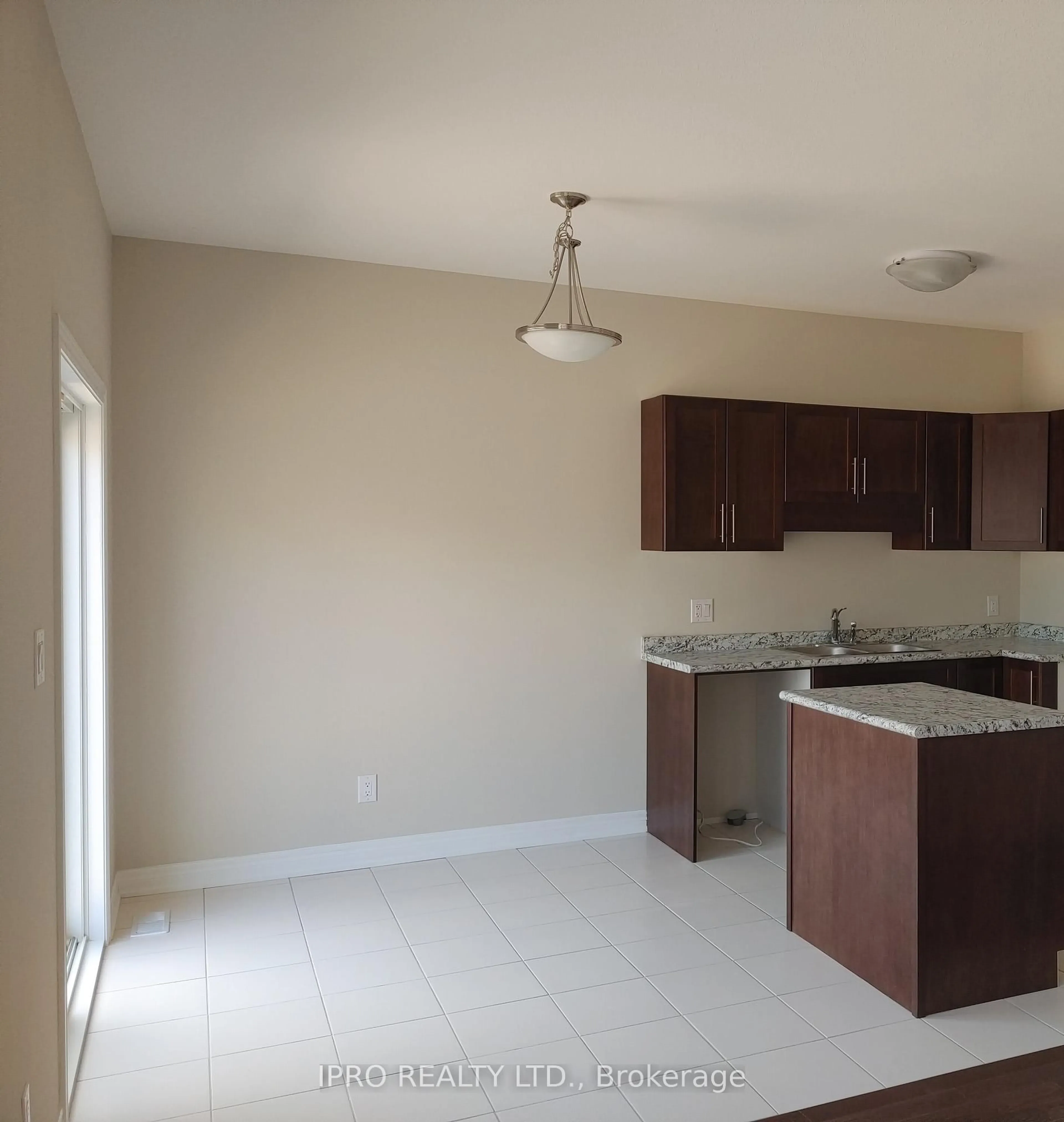 Standard kitchen, unknown for 24 Sycamore St, Welland Ontario L3C 0H8