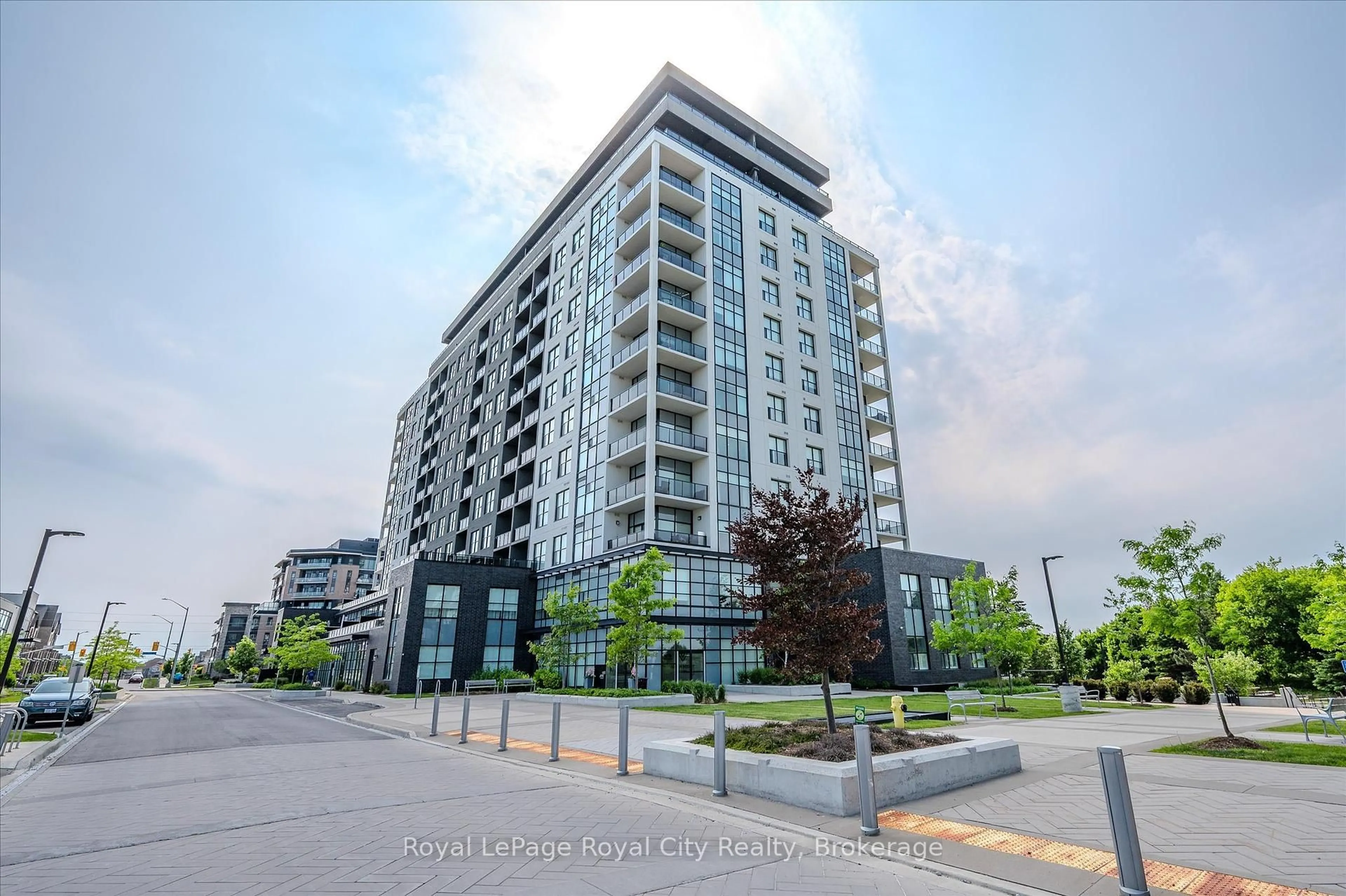 A pic from outside/outdoor area/front of a property/back of a property/a pic from drone, building for 1878 Gordon St #1004, Guelph Ontario N1L 0P4