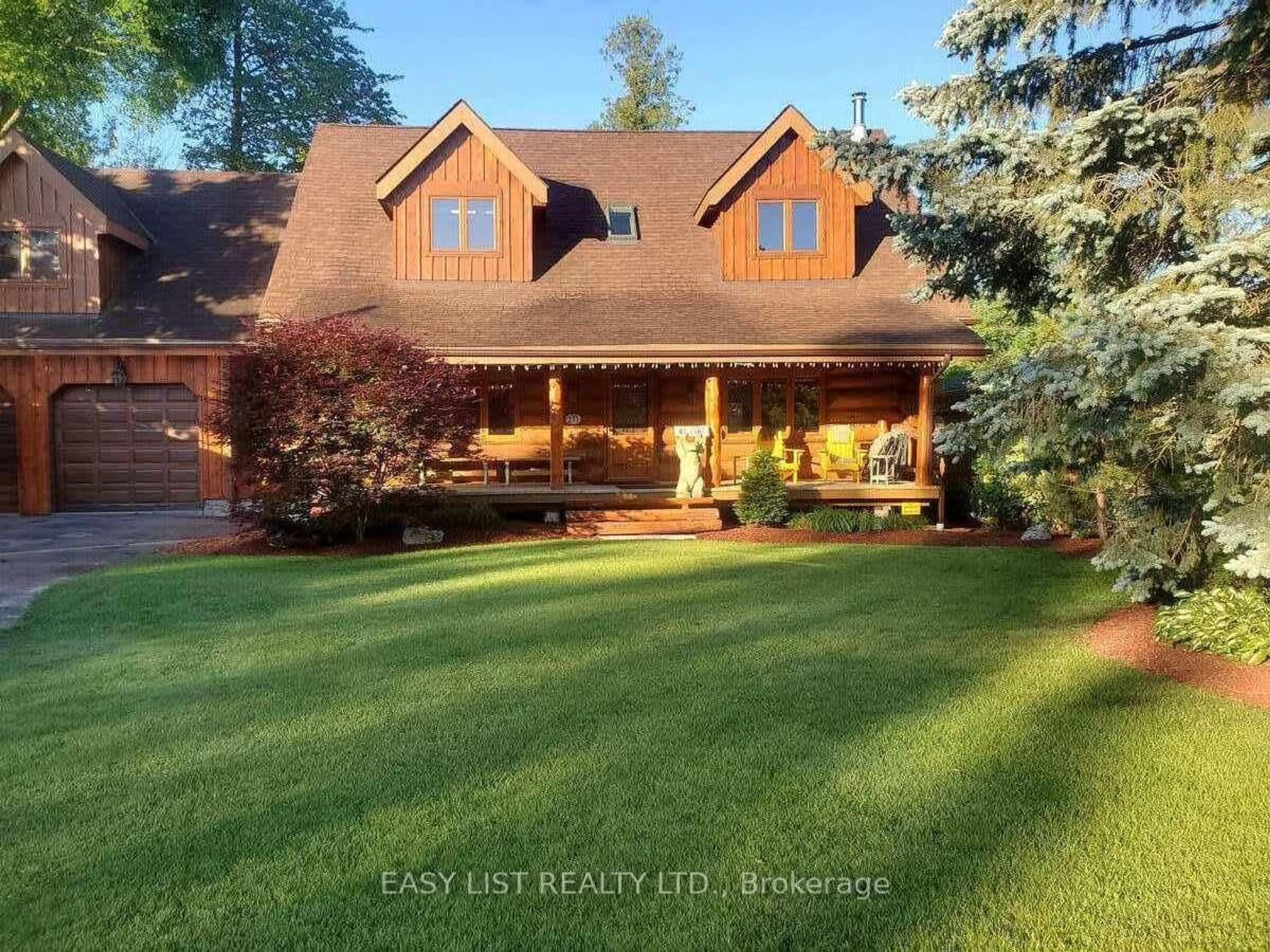 A pic from outside/outdoor area/front of a property/back of a property/a pic from drone, water/lake/river/ocean view for 271 Bay St, Saugeen Shores Ontario N0H 2L0