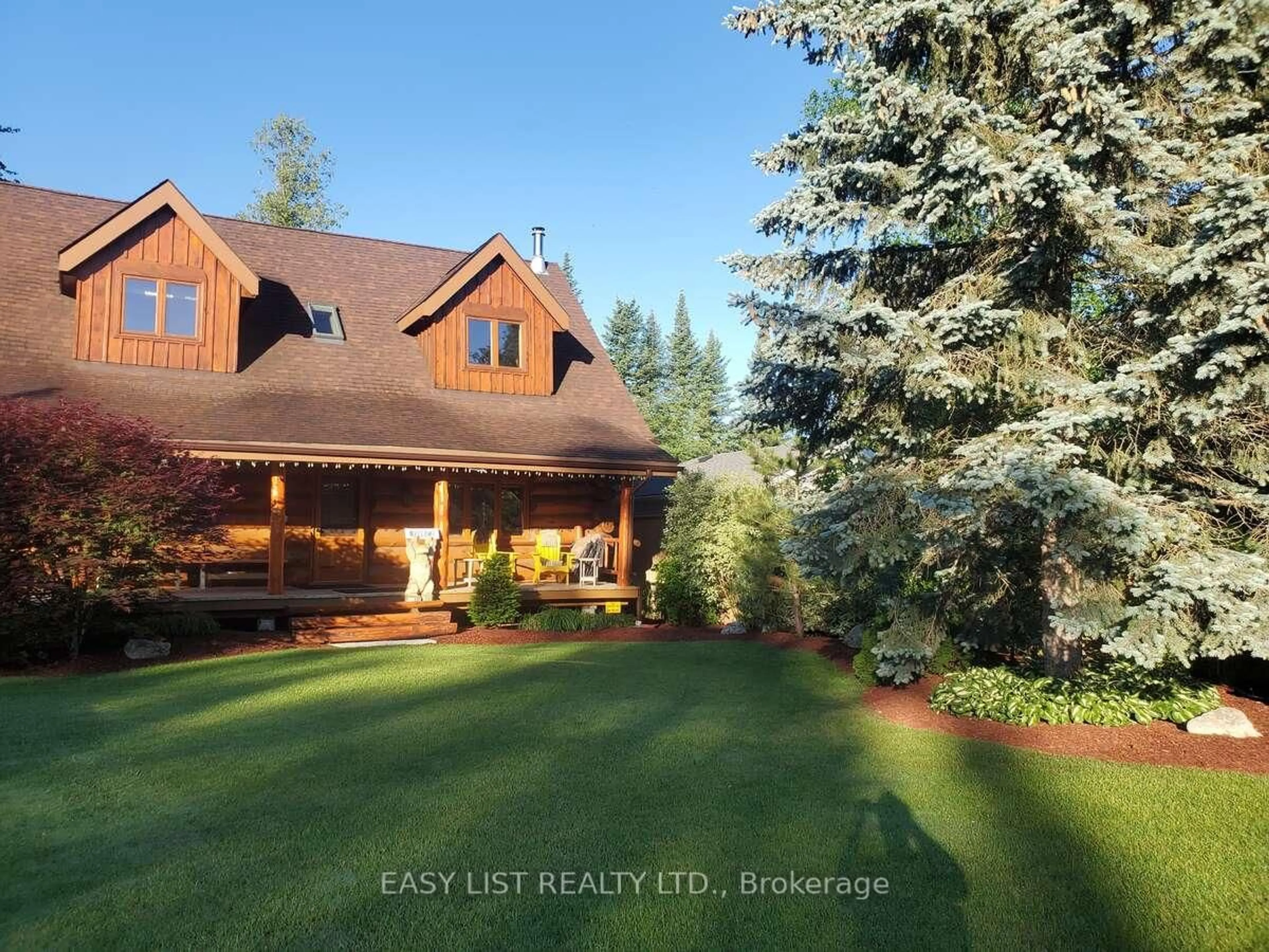 A pic from outside/outdoor area/front of a property/back of a property/a pic from drone, forest/trees view for 271 Bay St, Saugeen Shores Ontario N0H 2L0