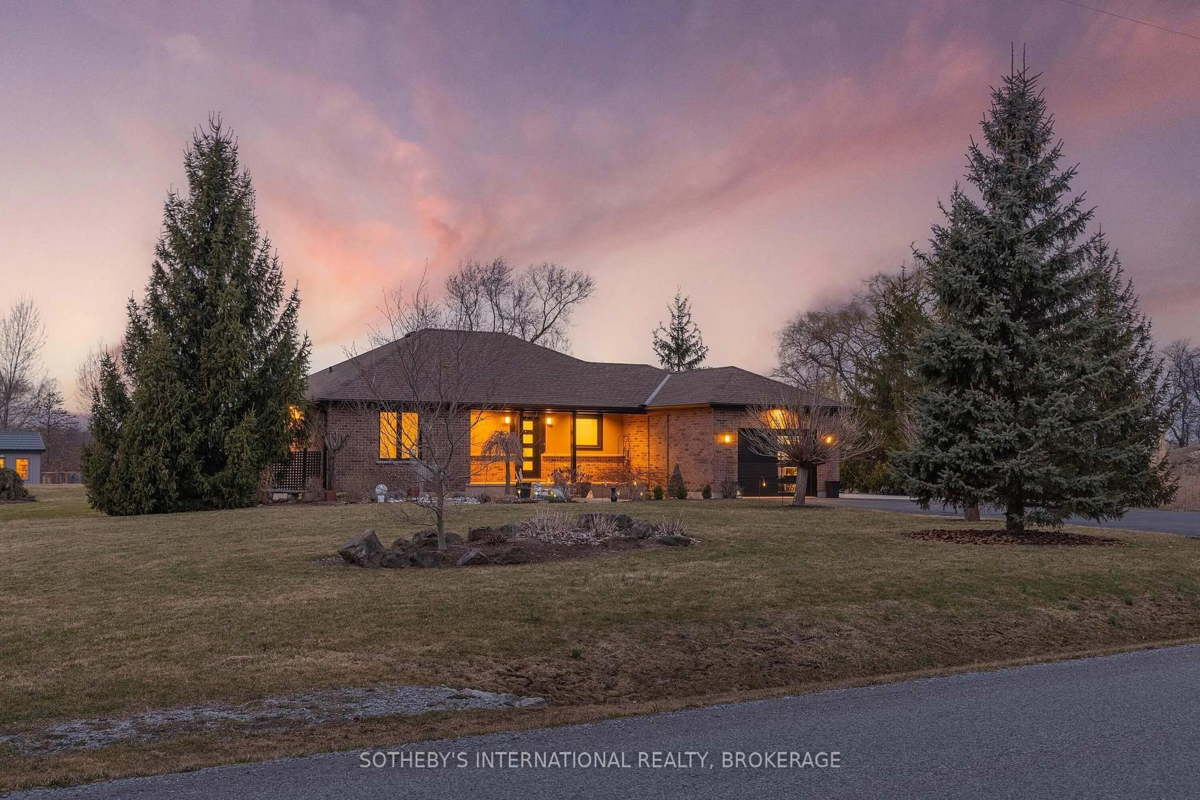 Home with brick exterior material, street for 7107 Beechwood Rd, Niagara Falls Ontario L2H 0W8