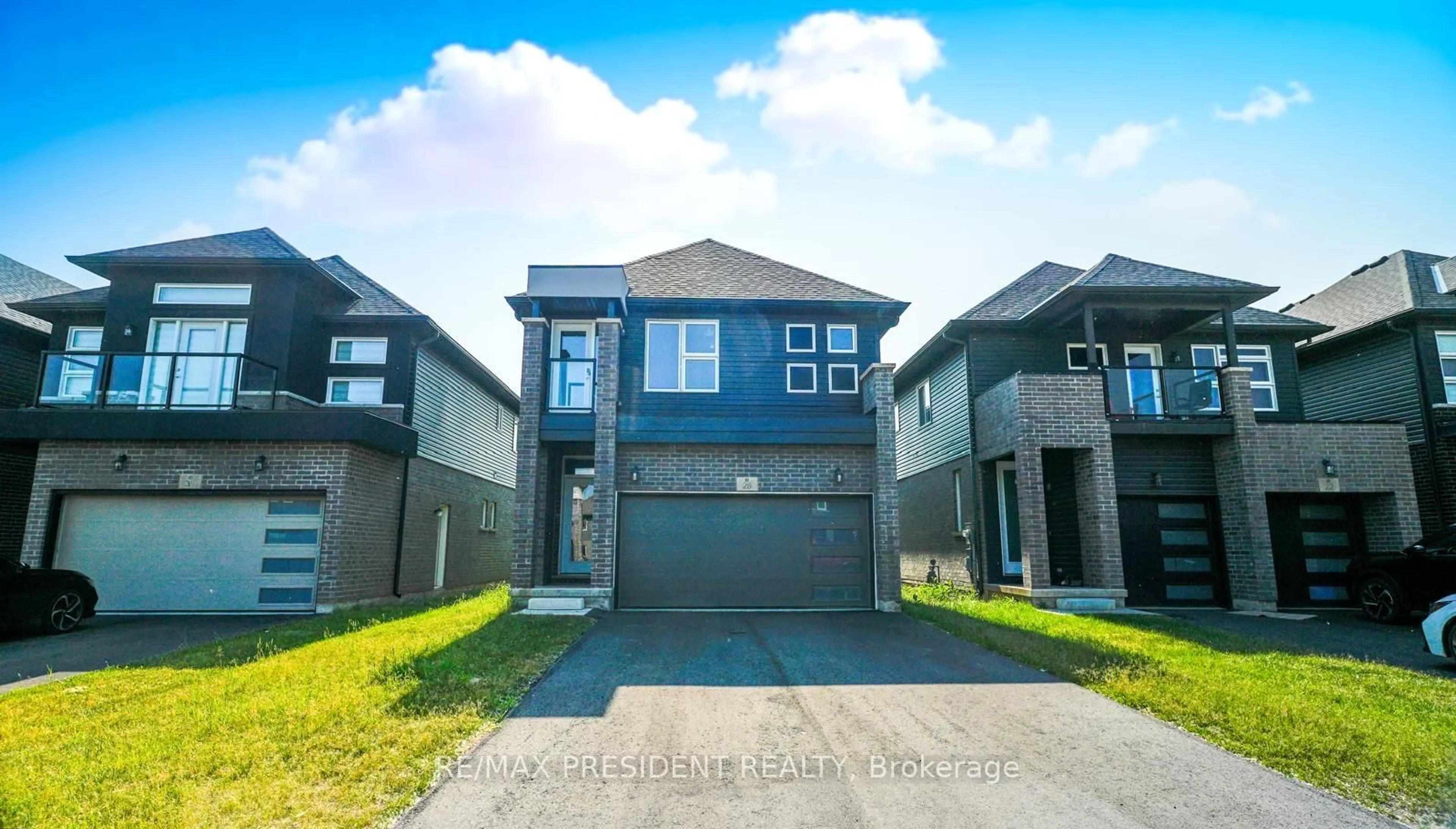 Home with vinyl exterior material, street for 28 Mclaughlin St, Welland Ontario L3B 0J8