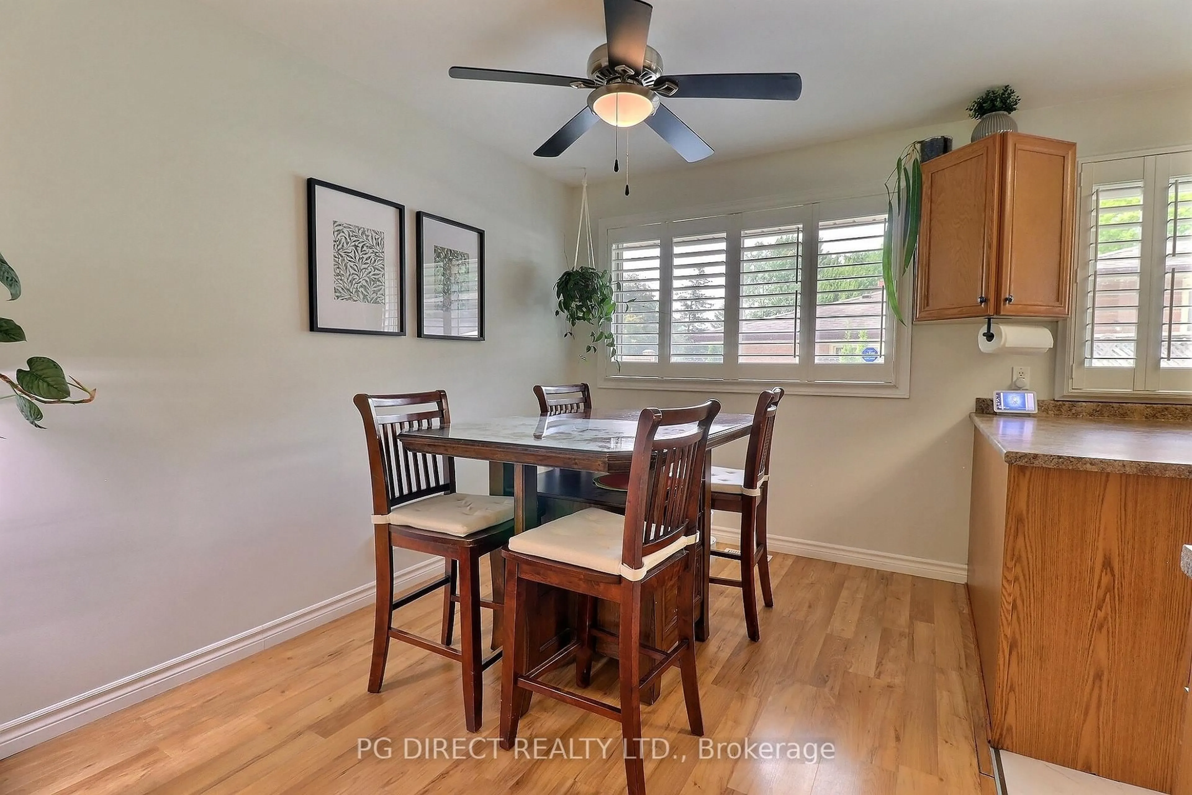 Dining room, wood/laminate floor for 3 Baffin Pl, London East Ontario N5V 1E8