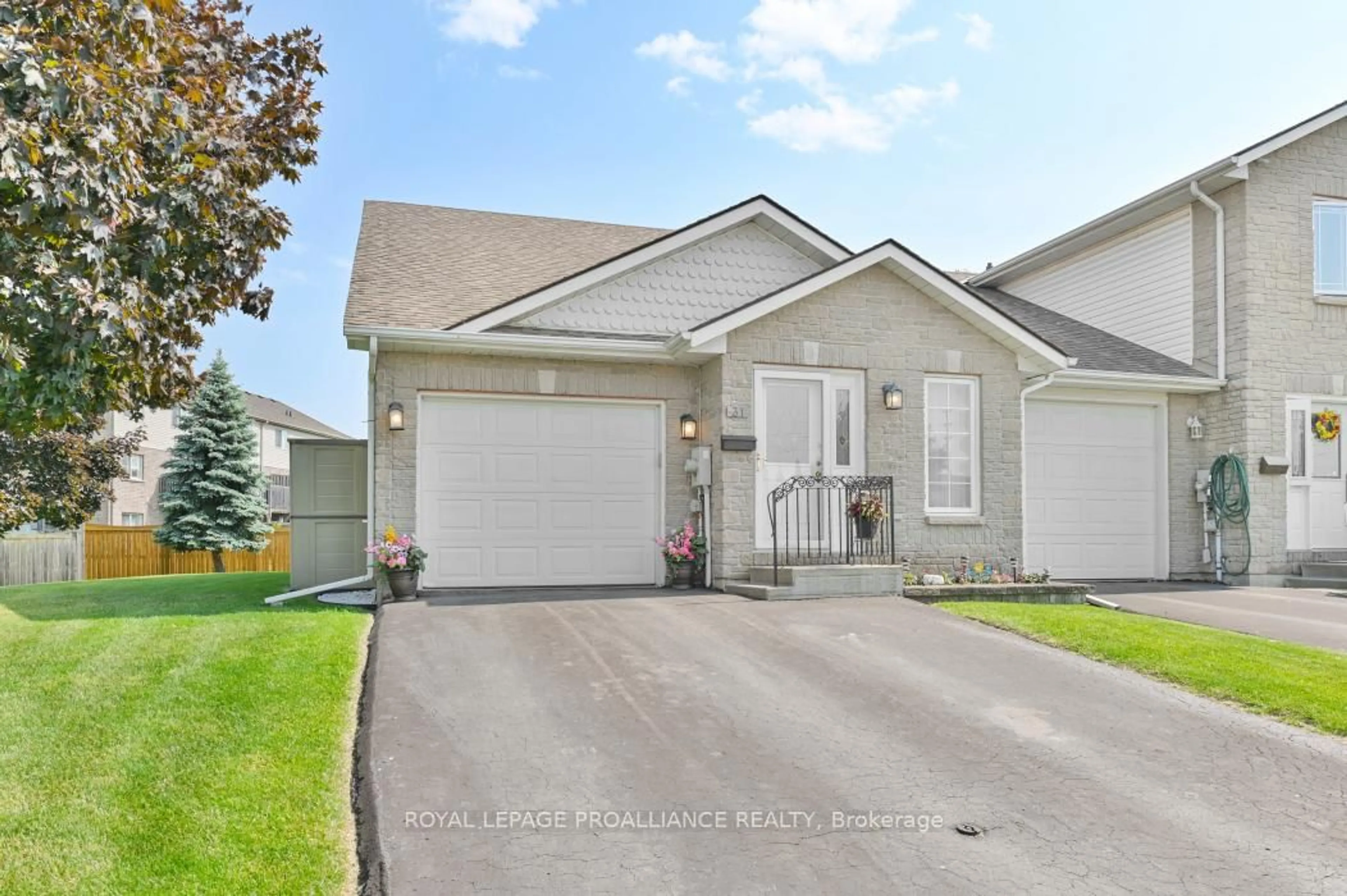 Home with vinyl exterior material, street for 31 Alder Crt, Belleville Ontario K8P 5L5