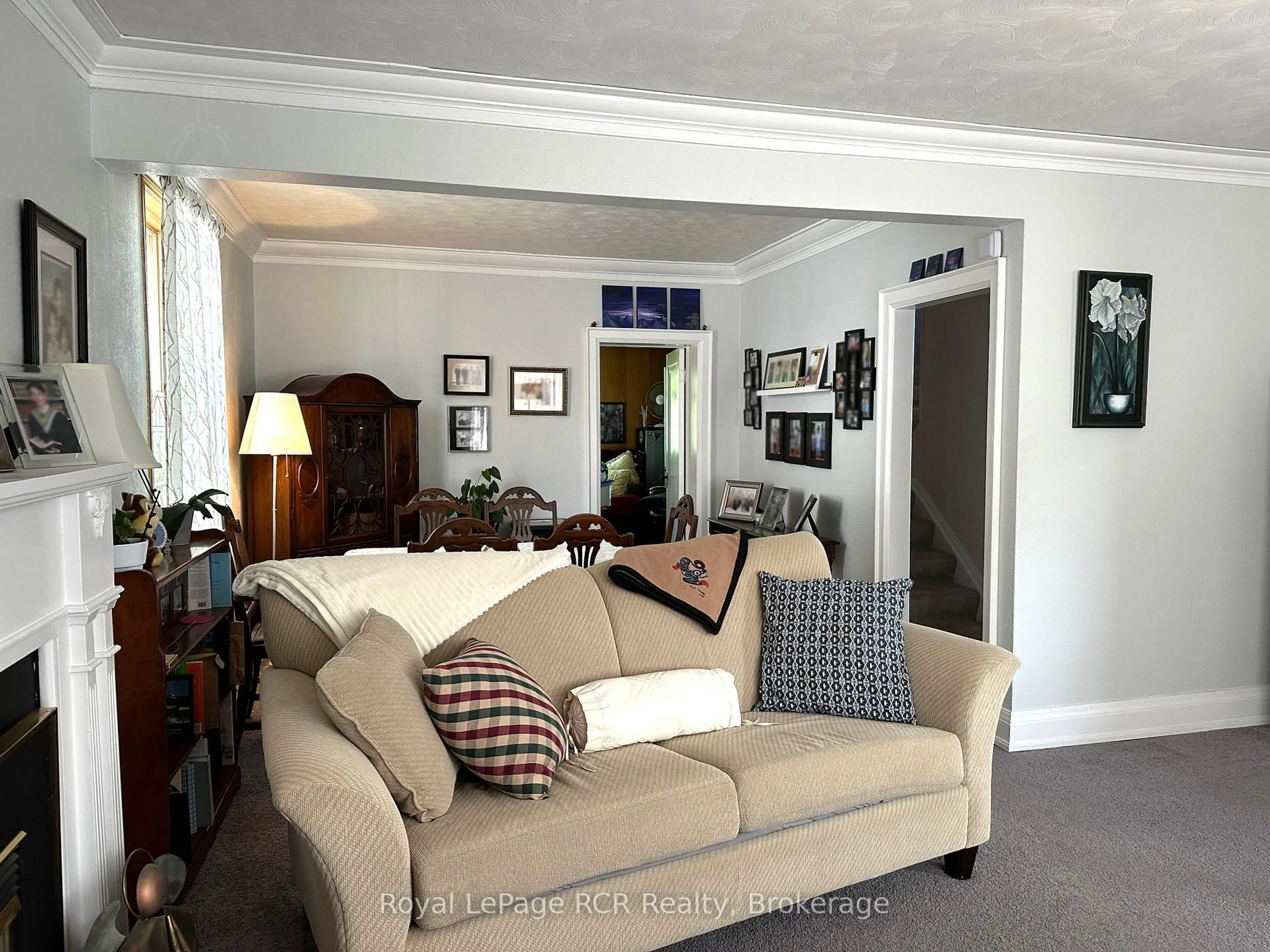 Living room with furniture, unknown for 298 8th St, Hanover Ontario N4N 1J7
