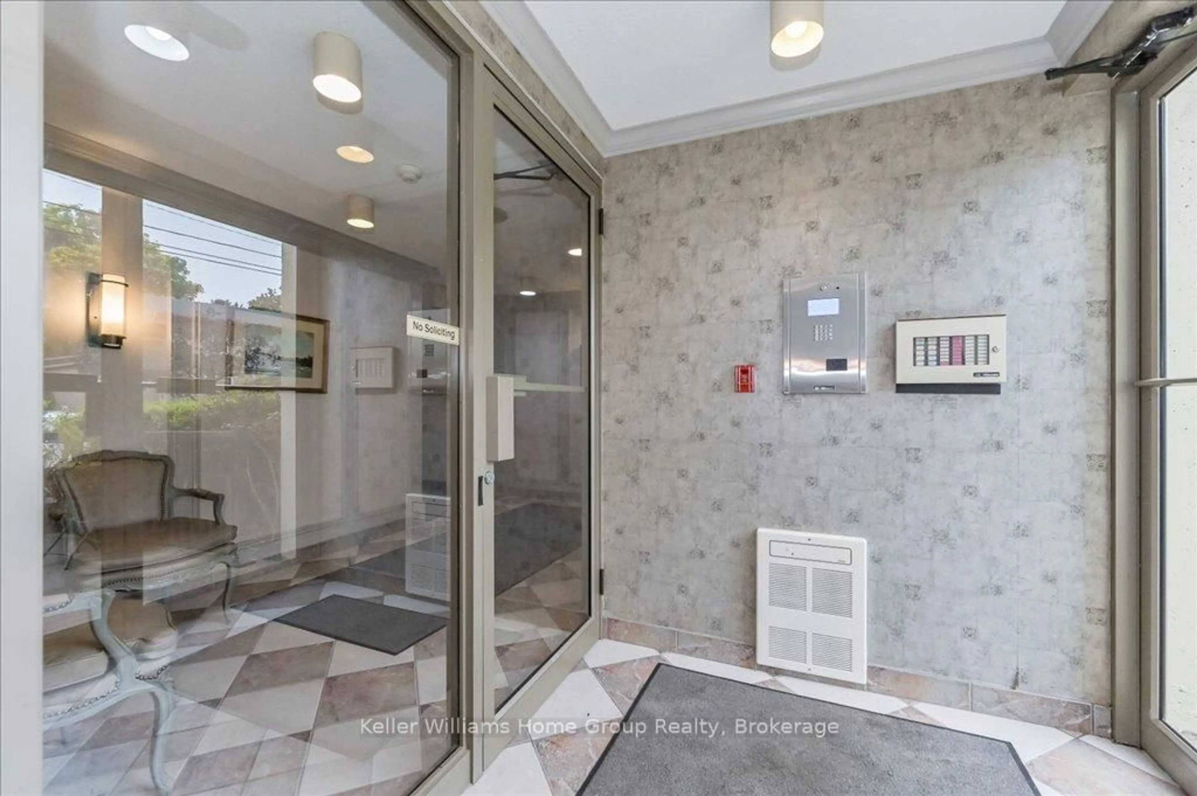 Unknown for 245 Queen St #301, Centre Wellington Ontario N1M 3R6