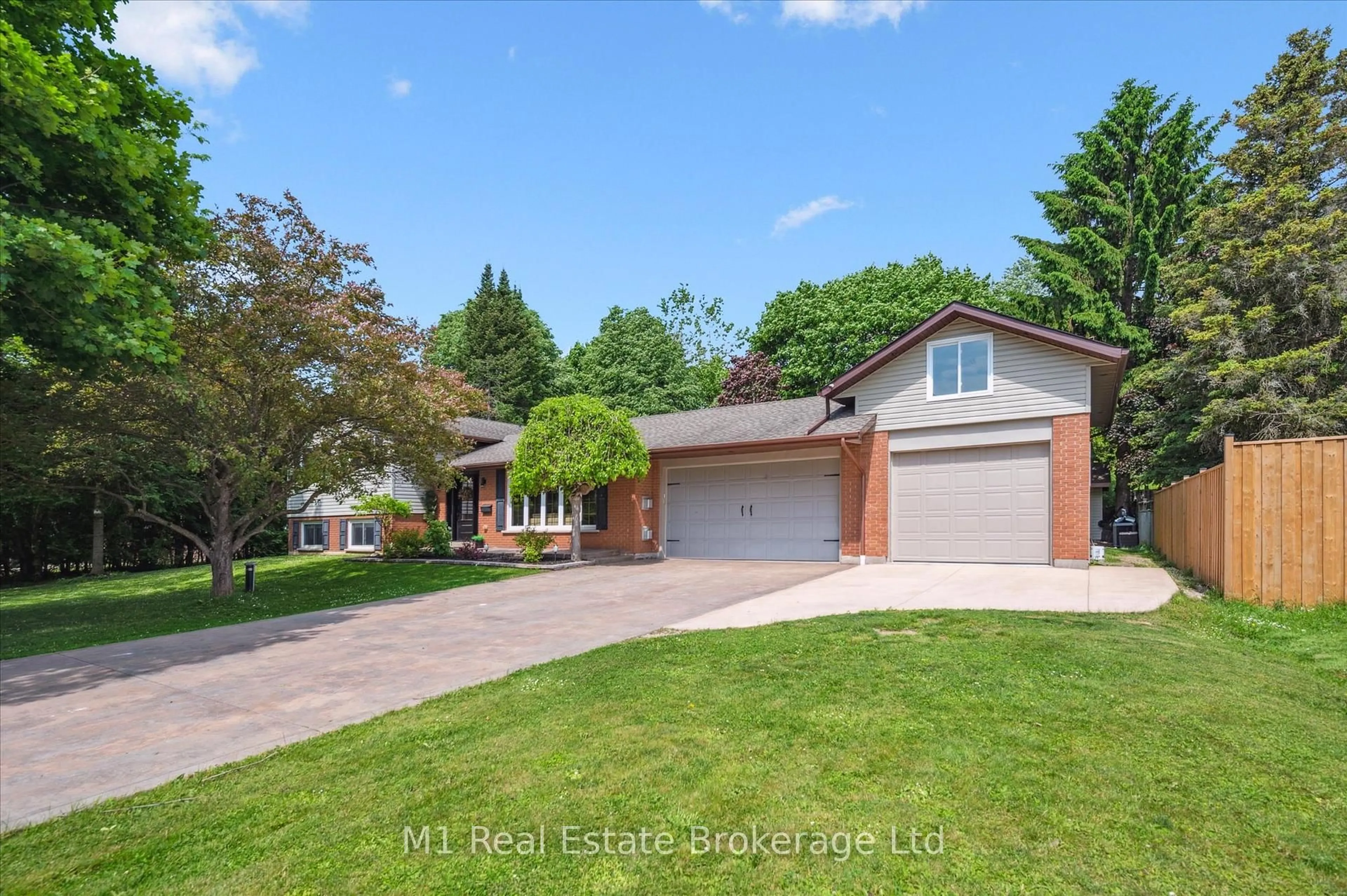A pic from outside/outdoor area/front of a property/back of a property/a pic from drone, street for 765 Bon Accord St, Centre Wellington Ontario N1M 3A2