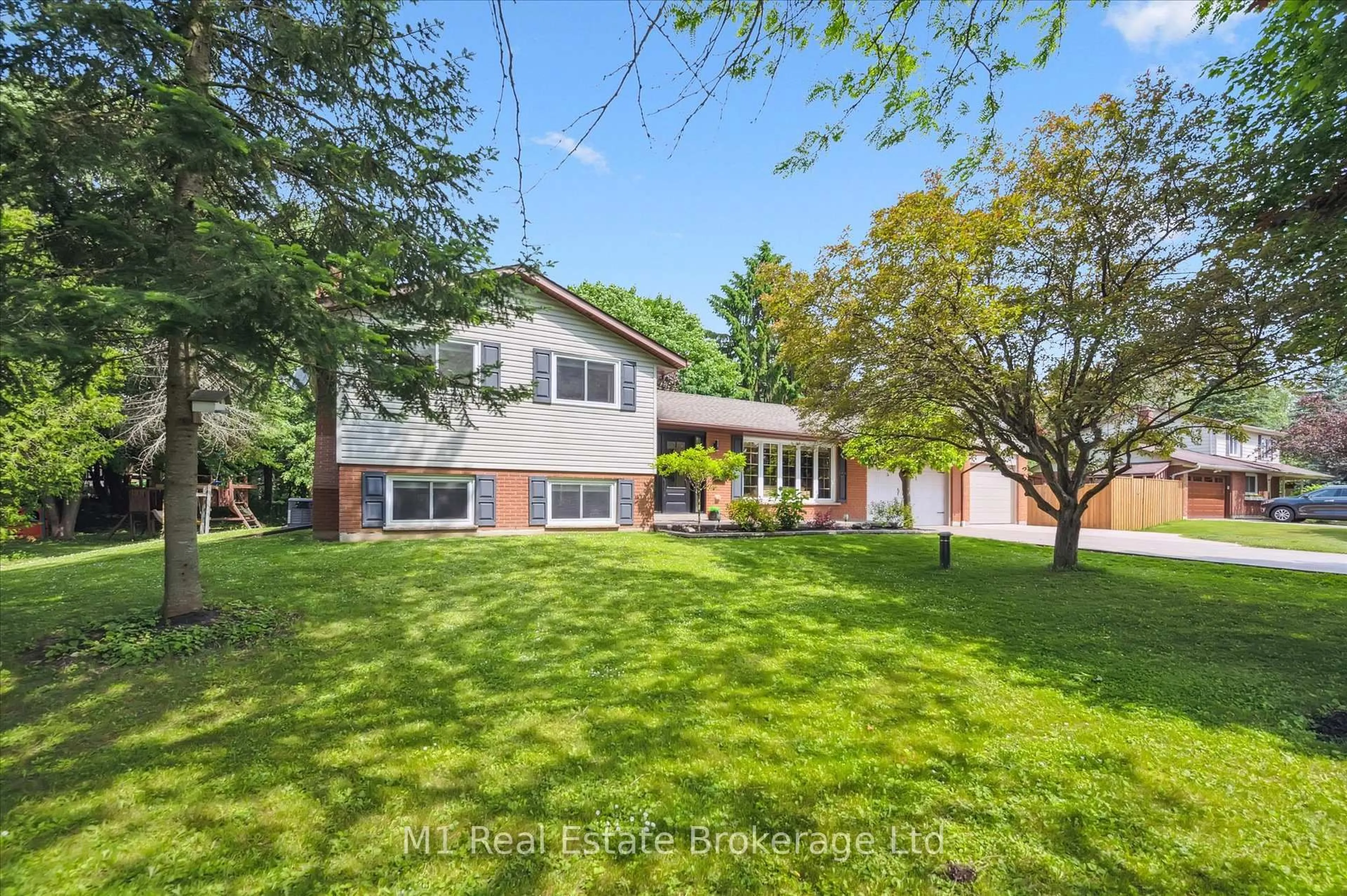 A pic from outside/outdoor area/front of a property/back of a property/a pic from drone, street for 765 Bon Accord St, Centre Wellington Ontario N1M 3A2