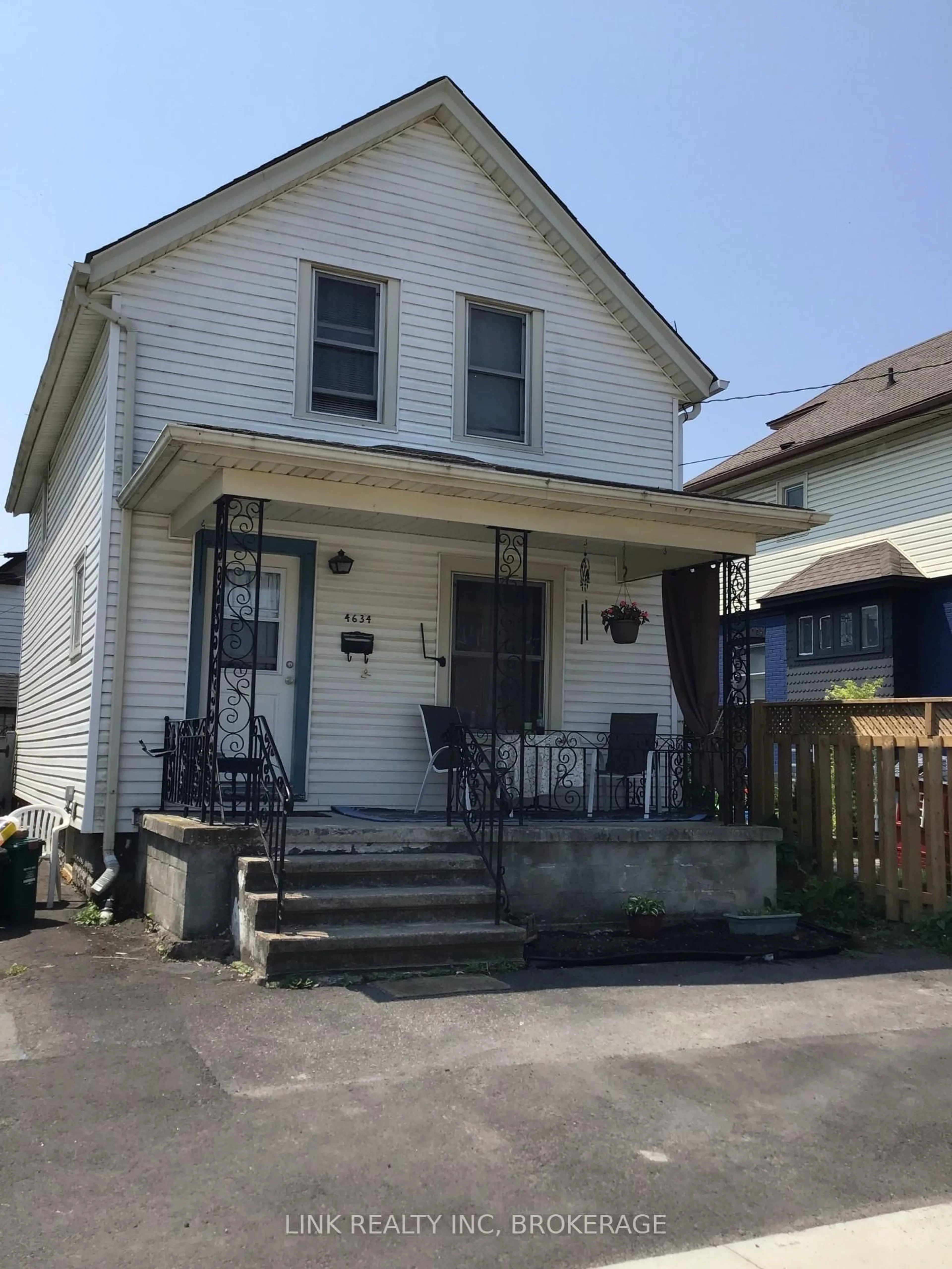 Unknown for 4634 Armoury St, Niagara Falls Ontario L2E 1S6