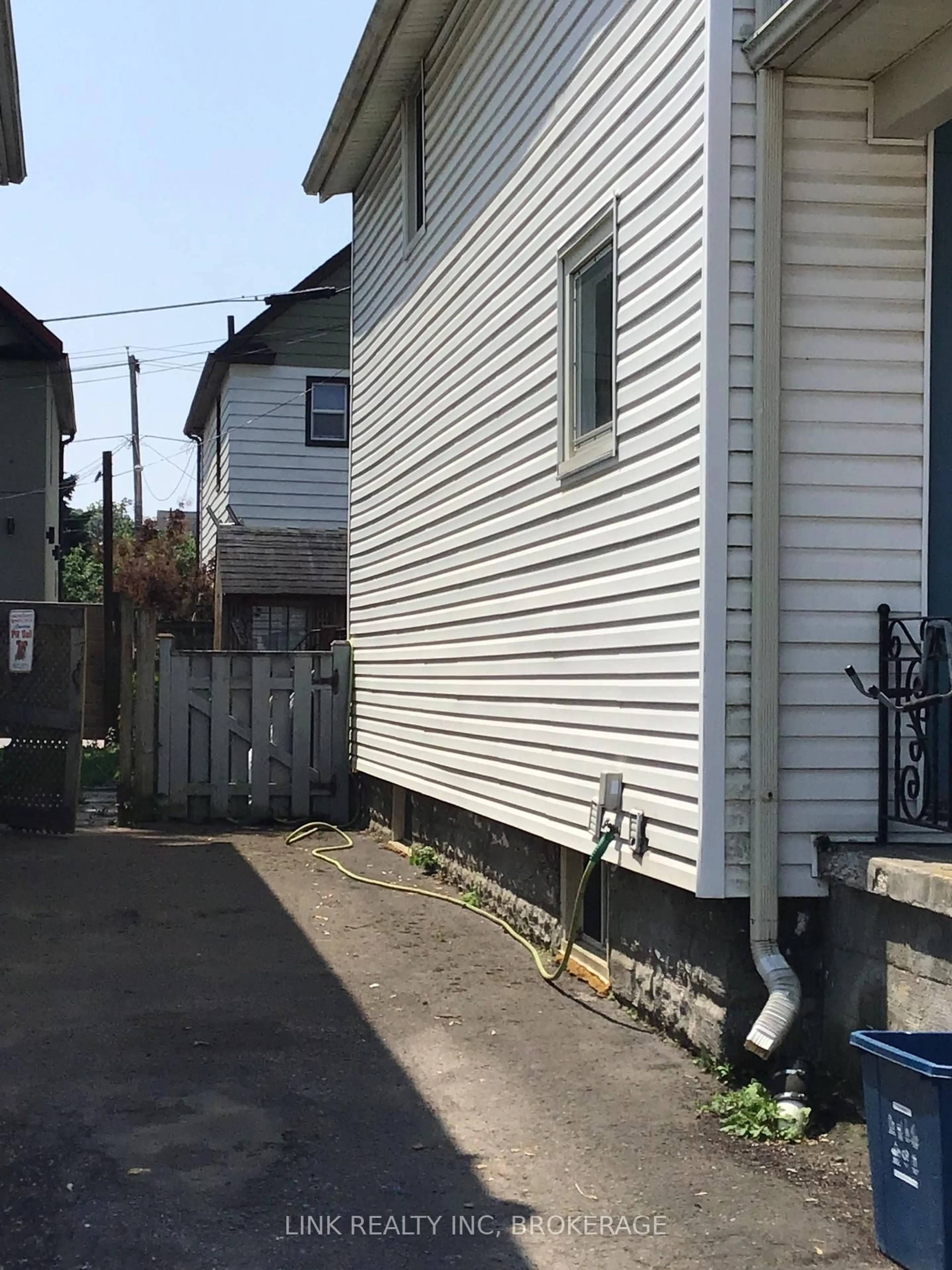 Unknown for 4634 Armoury St, Niagara Falls Ontario L2E 1S6