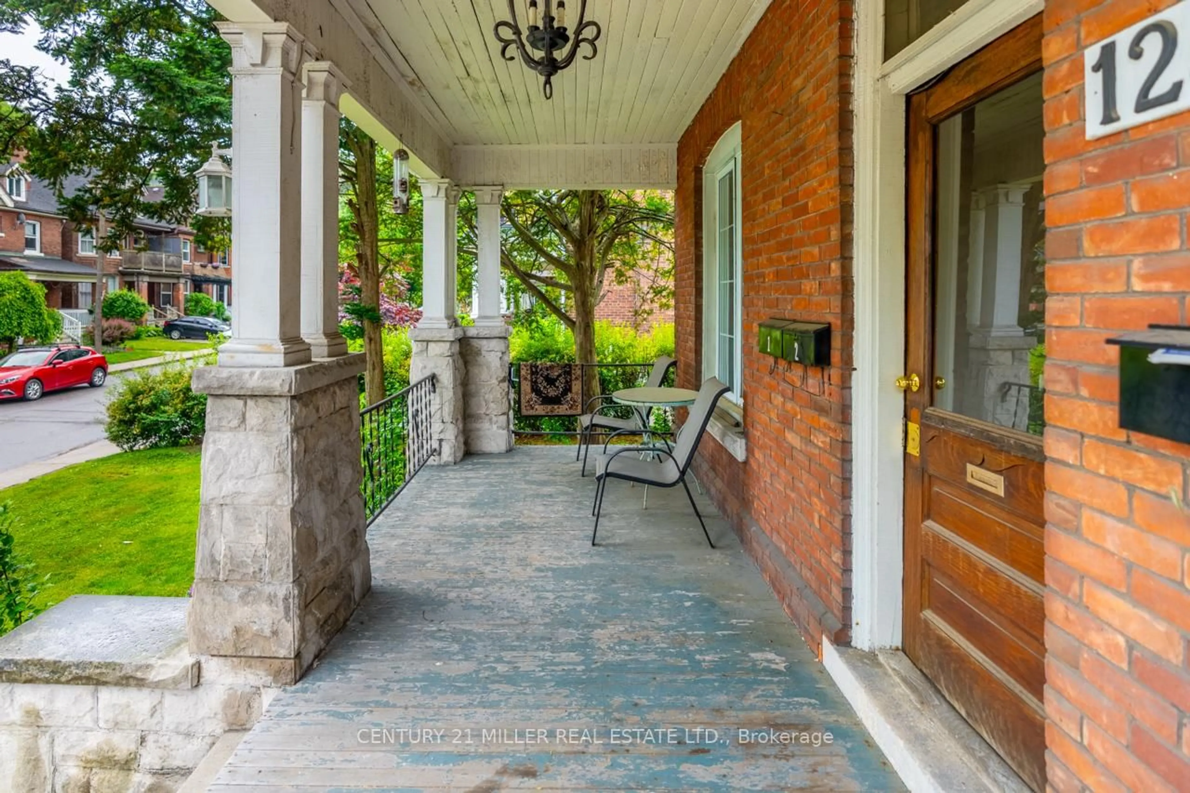 Patio, street for 124 Gladstone Ave, Hamilton Ontario L8M 2H9