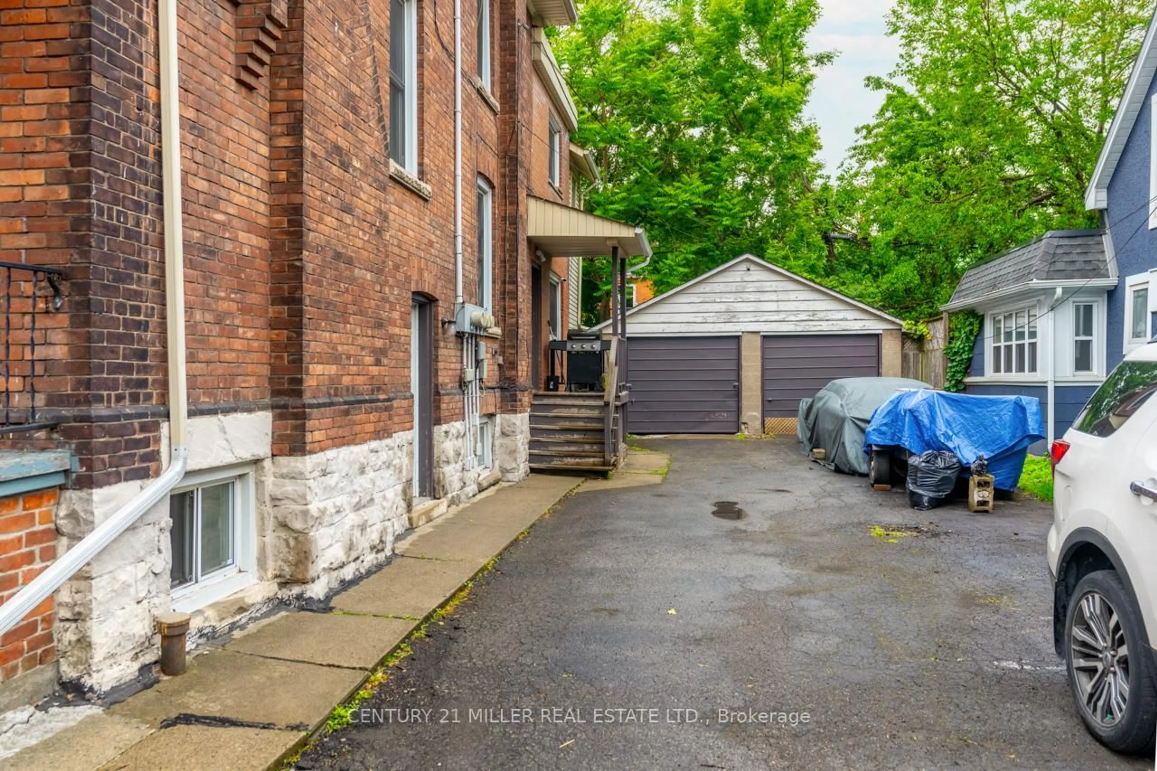 Unknown for 124 Gladstone Ave, Hamilton Ontario L8M 2H9