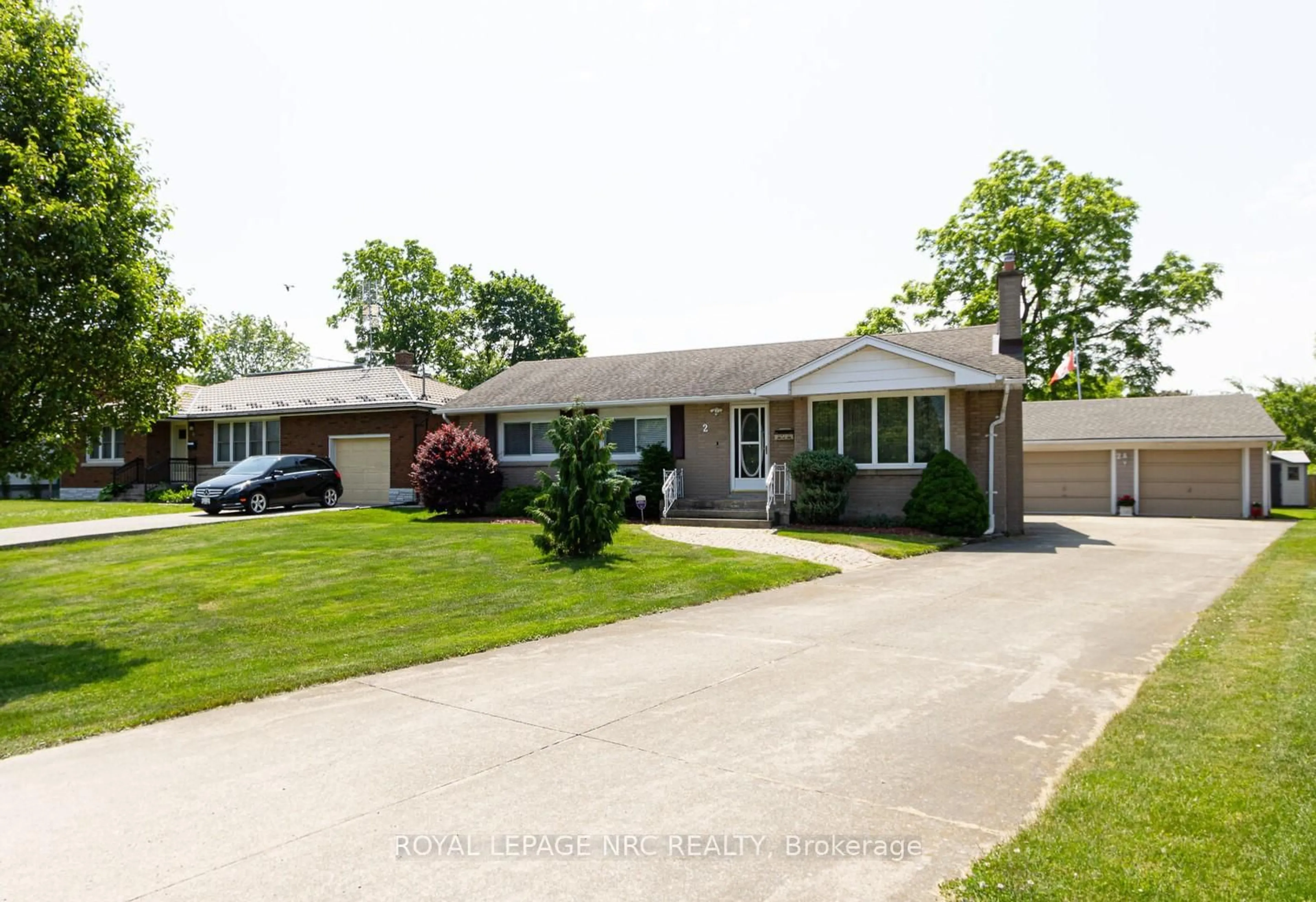 Unknown for 2 Juliana Cres, St. Catharines Ontario L2N 4B4