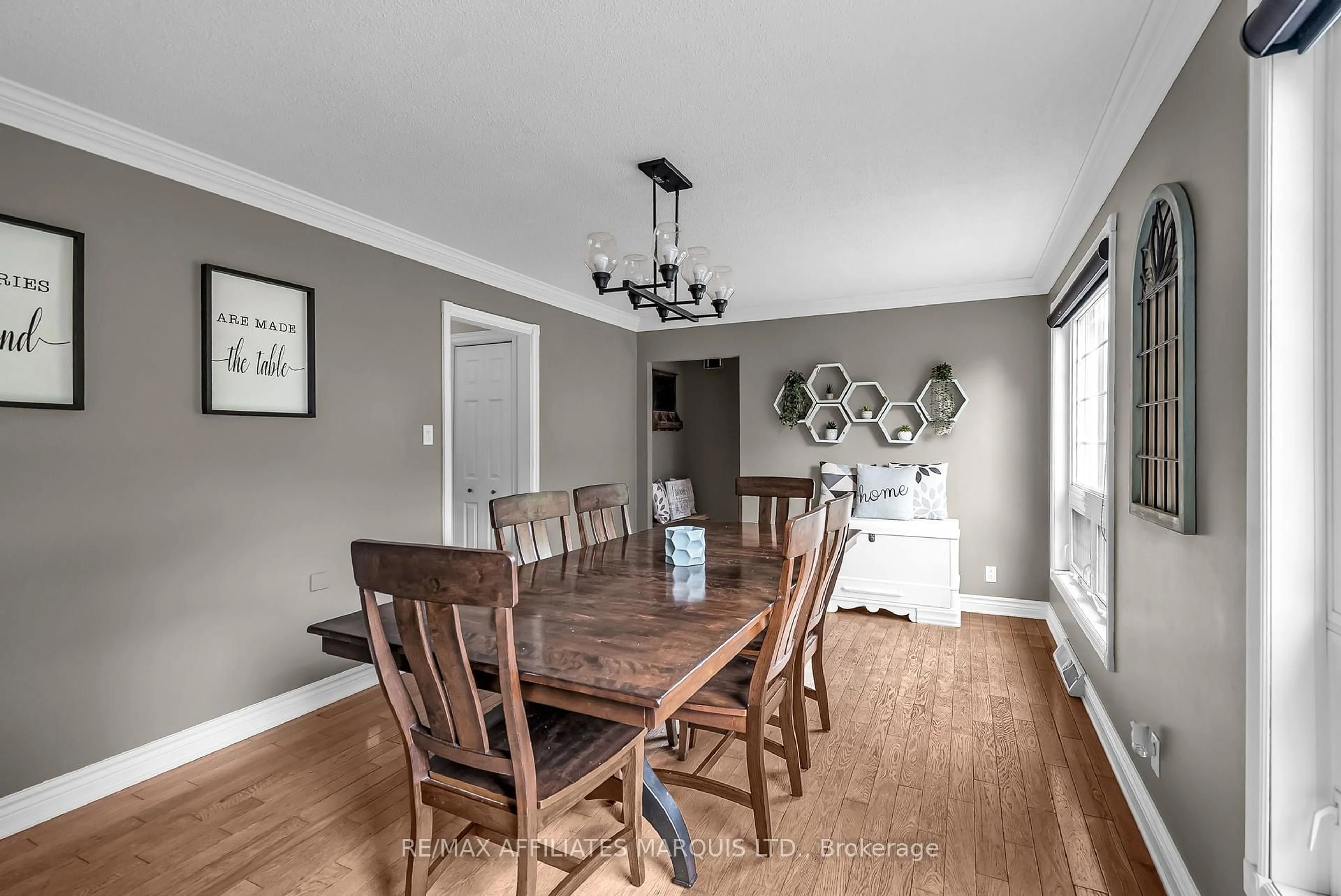 Dining room, wood/laminate floor for 18201 County Rd 19 Rd, South Glengarry Ontario K6K 0A7