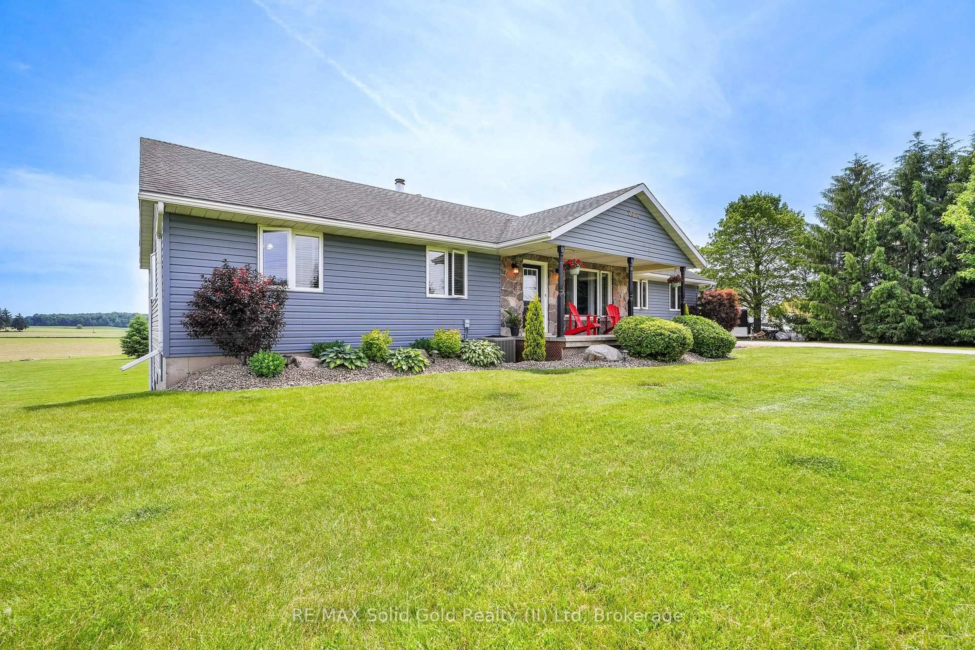 Home with vinyl exterior material, unknown for 2006 Huron Rd, Kitchener Ontario N2R 1R6