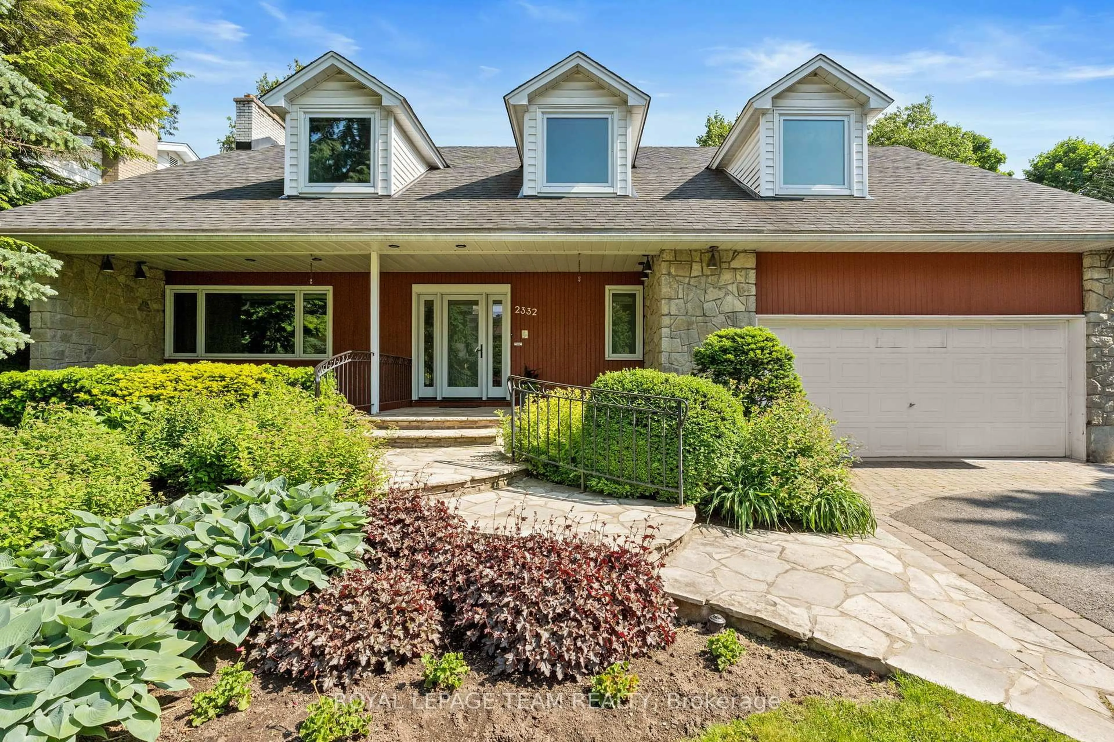 Home with brick exterior material, street for 2332 Kildonan Ave, Ottawa Ontario K2B 7L2