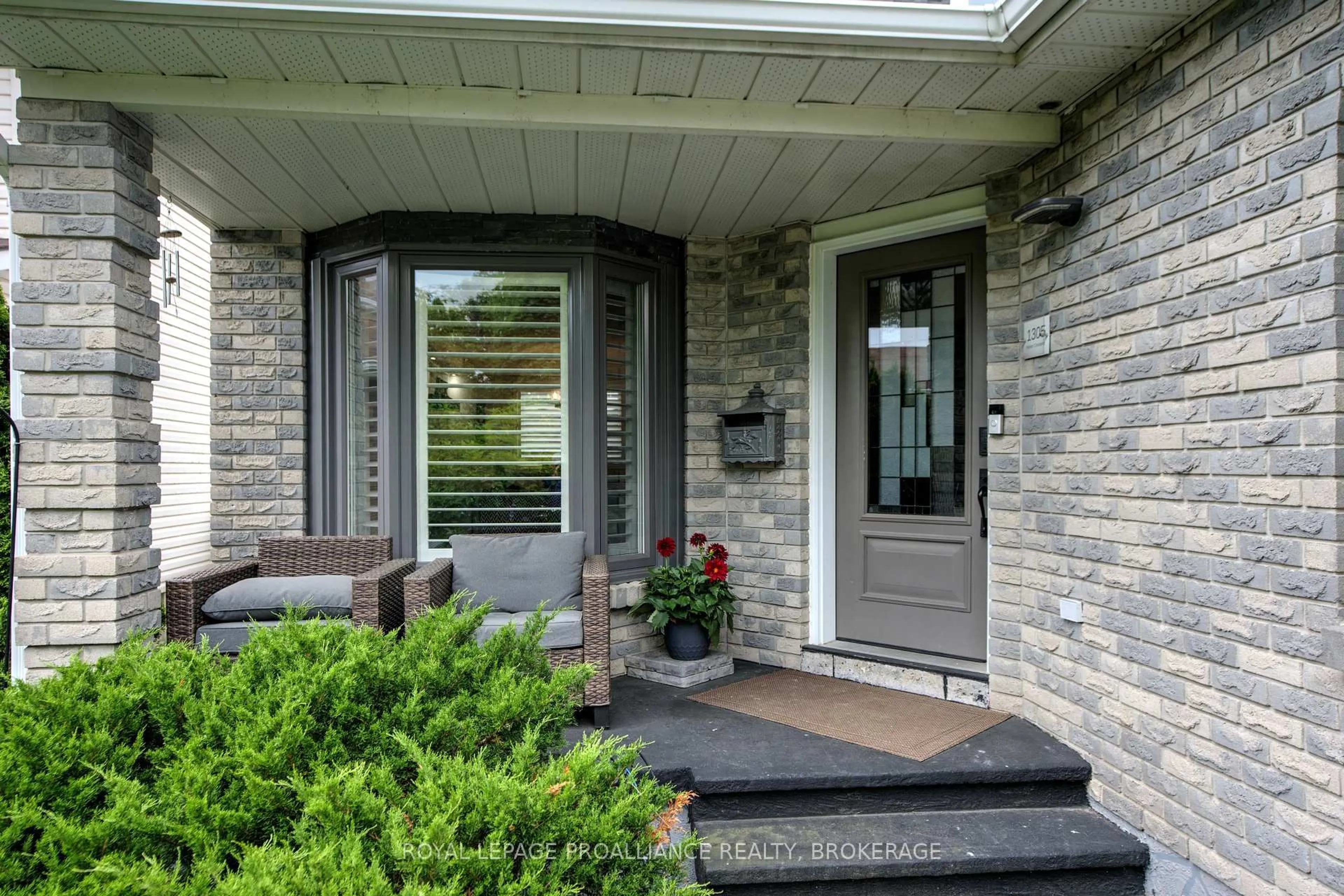Unknown for 1305 Fisher Cres, Kingston Ontario K7M 8T2