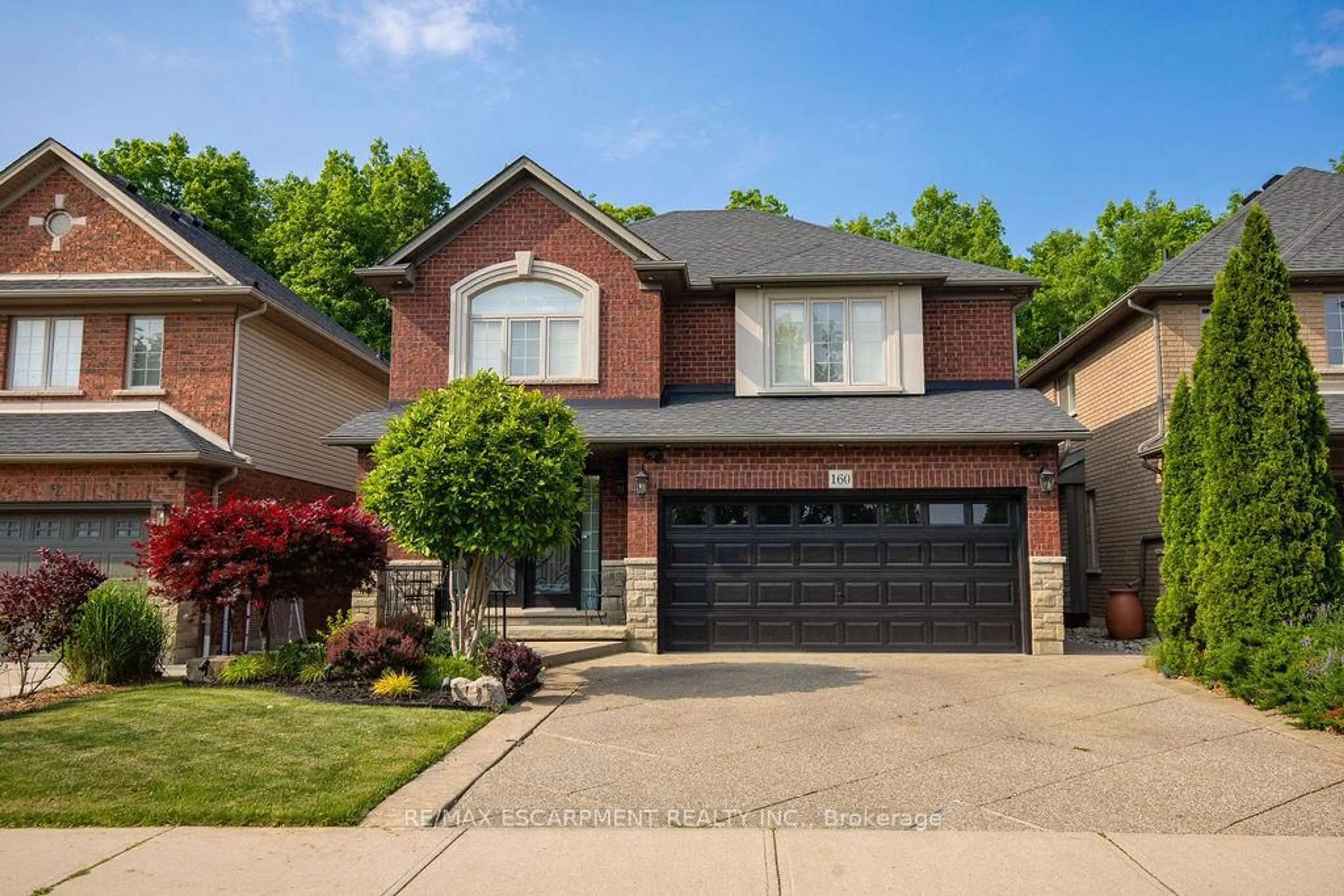 Home with brick exterior material, street for 160 Wills Cres, Hamilton Ontario L0R 1C0