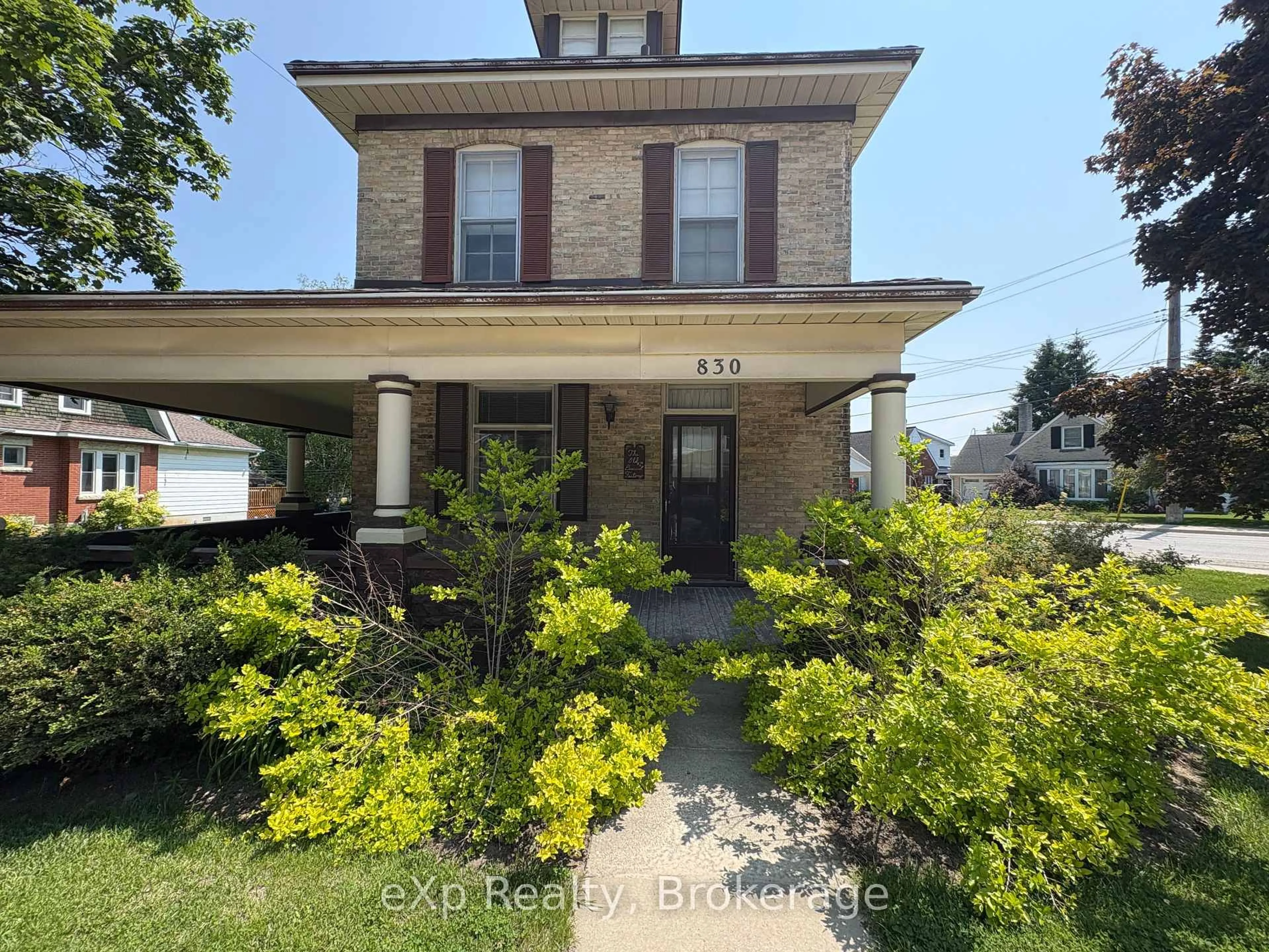 A pic from outside/outdoor area/front of a property/back of a property/a pic from drone, street for 830 Yonge St, Brockton Ontario N0G 2V0
